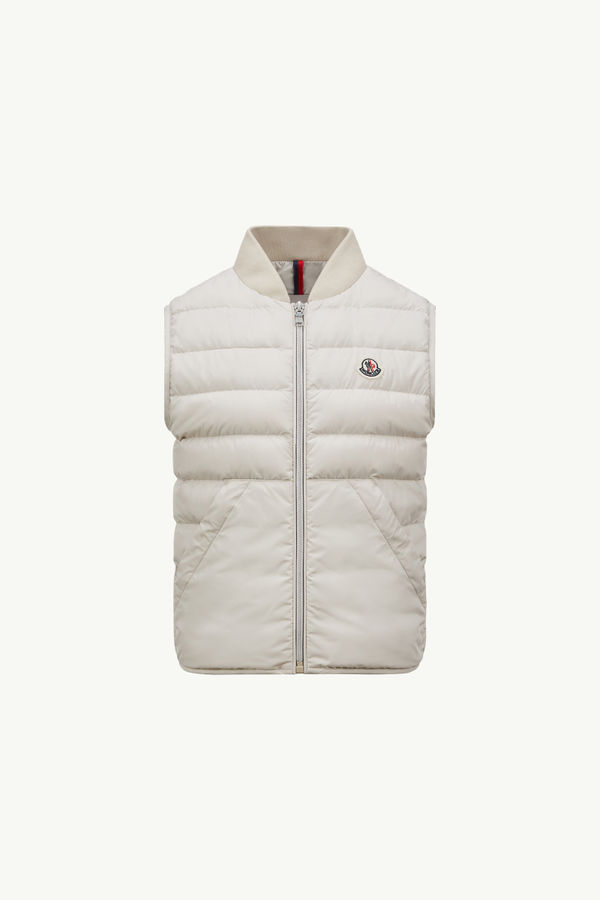 https://moncler-cdn.thron.com/api/v1/content-delivery/shares/dpx6uv/contents/K19541A00068597X2215_F/image/K19541A00068597X2215_F
