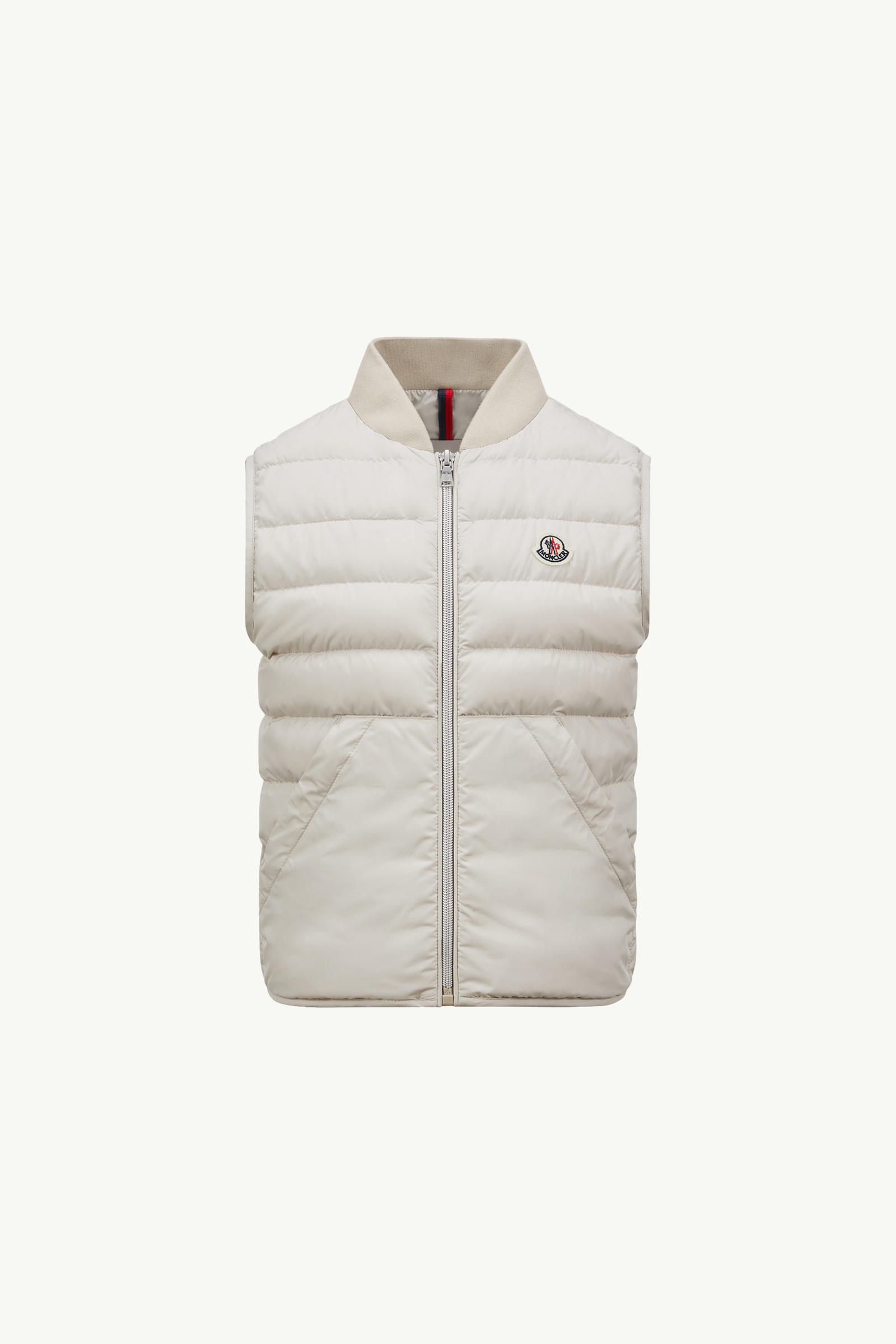 https://moncler-cdn.thron.com/api/v1/content-delivery/shares/dpx6uv/contents/K19541A00068597X2215_F/image/K19541A00068597X2215_F