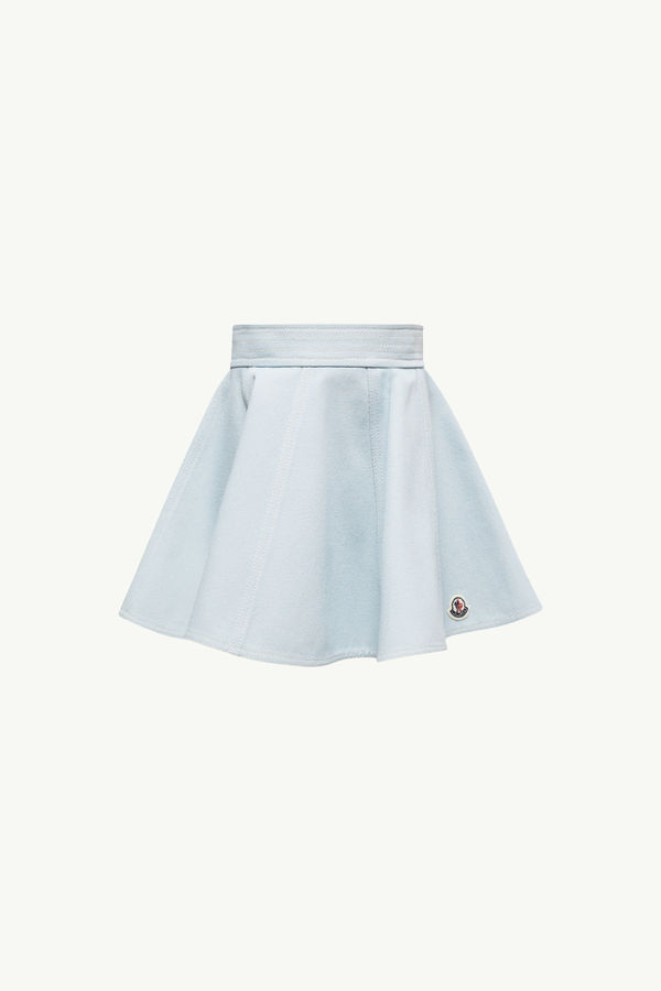 https://moncler-cdn.thron.com/api/v1/content-delivery/shares/dpx6uv/contents/K19542D00002598KD711_F/image/K19542D00002598KD711_F