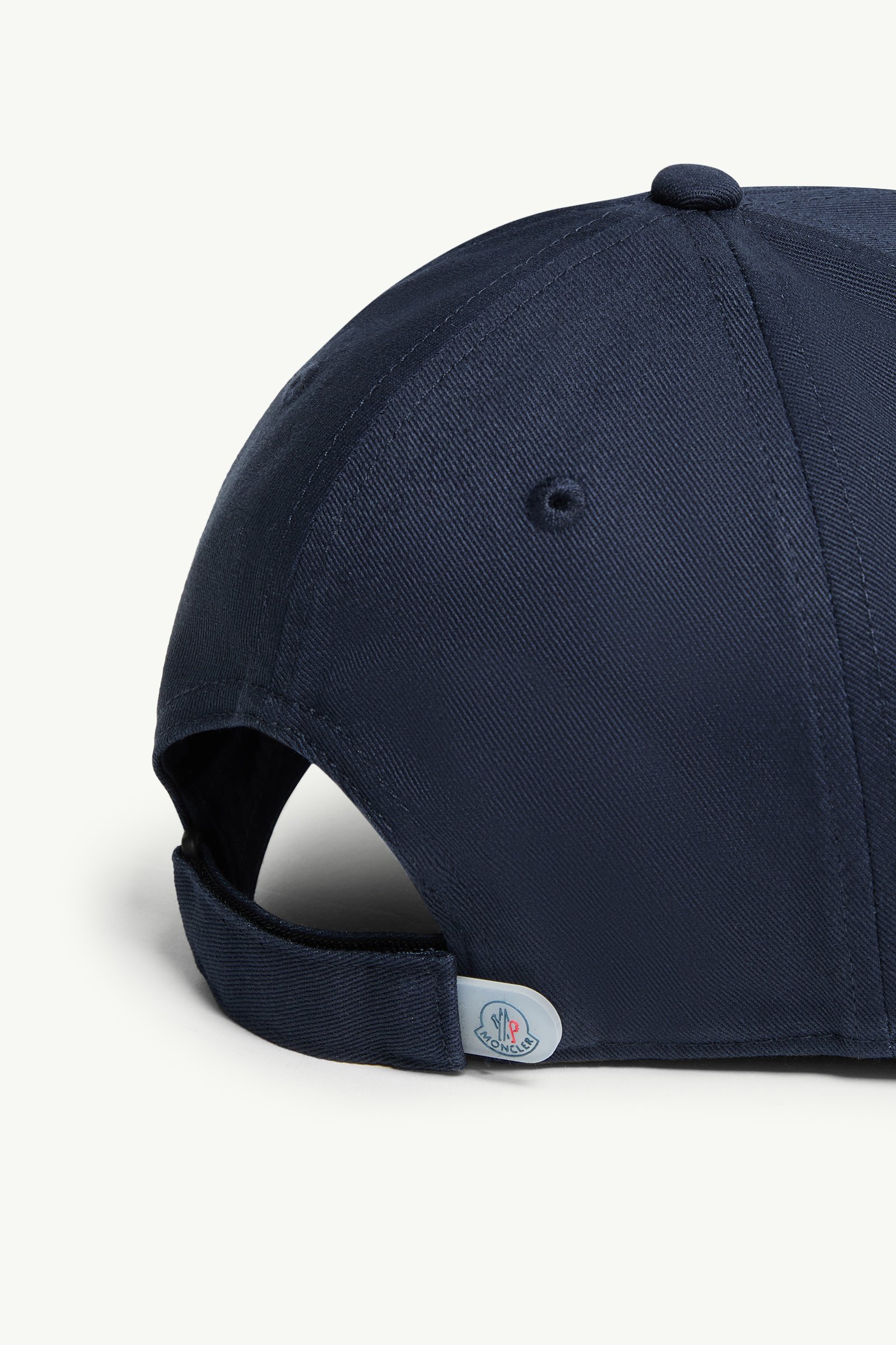 MONCLER ネイビーキャップ　キッズ ネイビーブルー キャップ : アクセサリー & シューズ 向けの キッズ