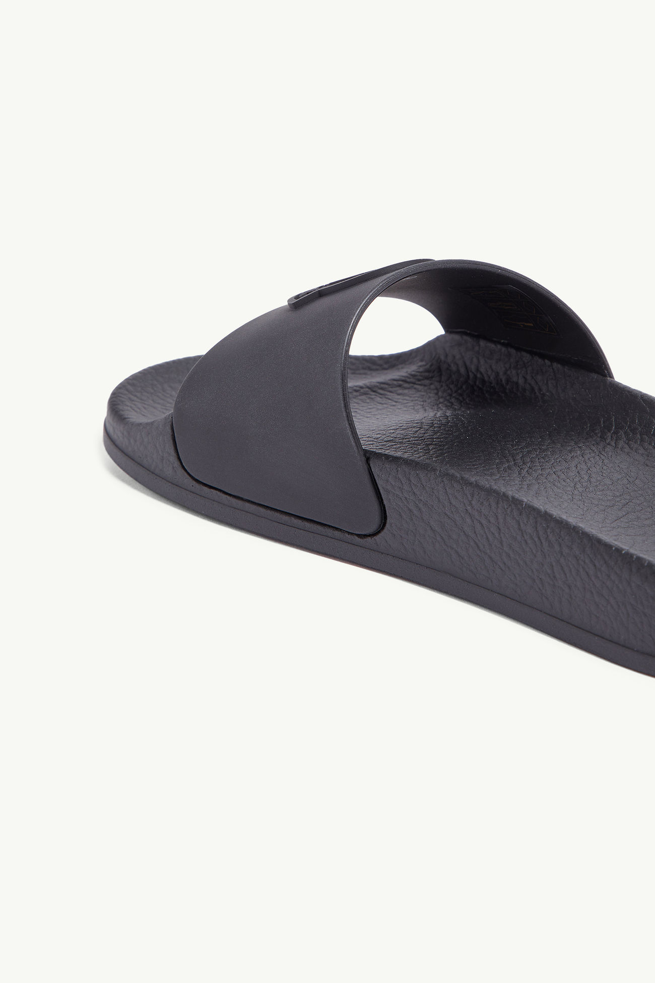 Slide Petit Basile in gomma Gender Neutral Nero Moncler 2