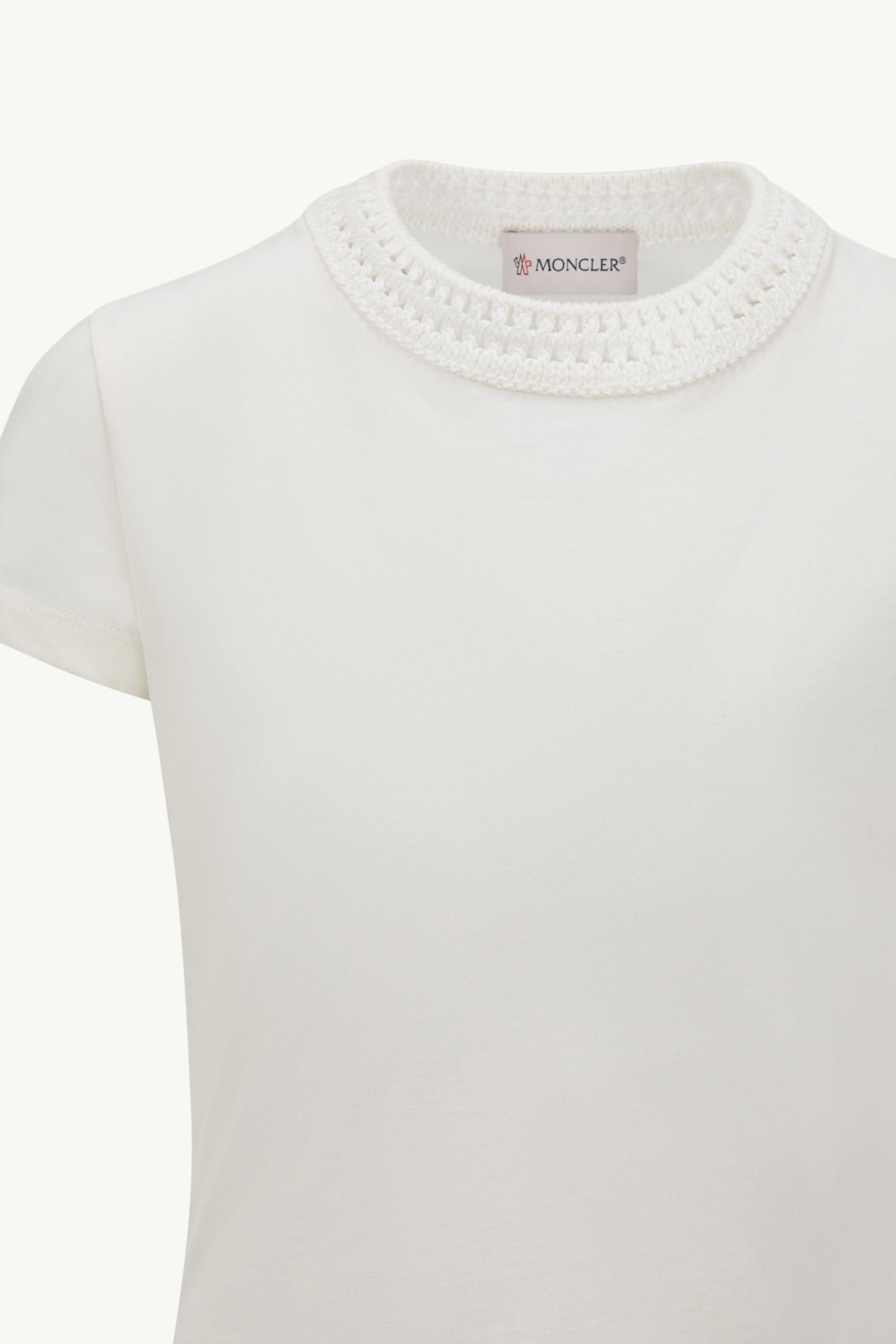 【MONCLER】CROCHET ACCENT COTTON T-SHIRT Tシャツ クロシェ White Crochet Accent Cotton T-Shirt - Polos & T-shirts for