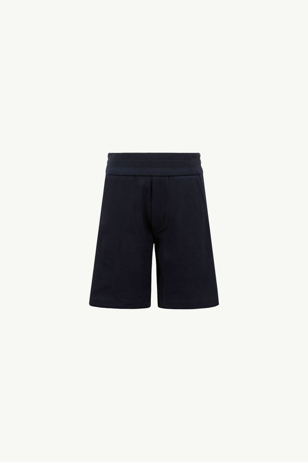 https://moncler-cdn.thron.com/api/v1/content-delivery/shares/dpx6uv/contents/K19548H0001489ALK778_F/image/K19548H0001489ALK778_F