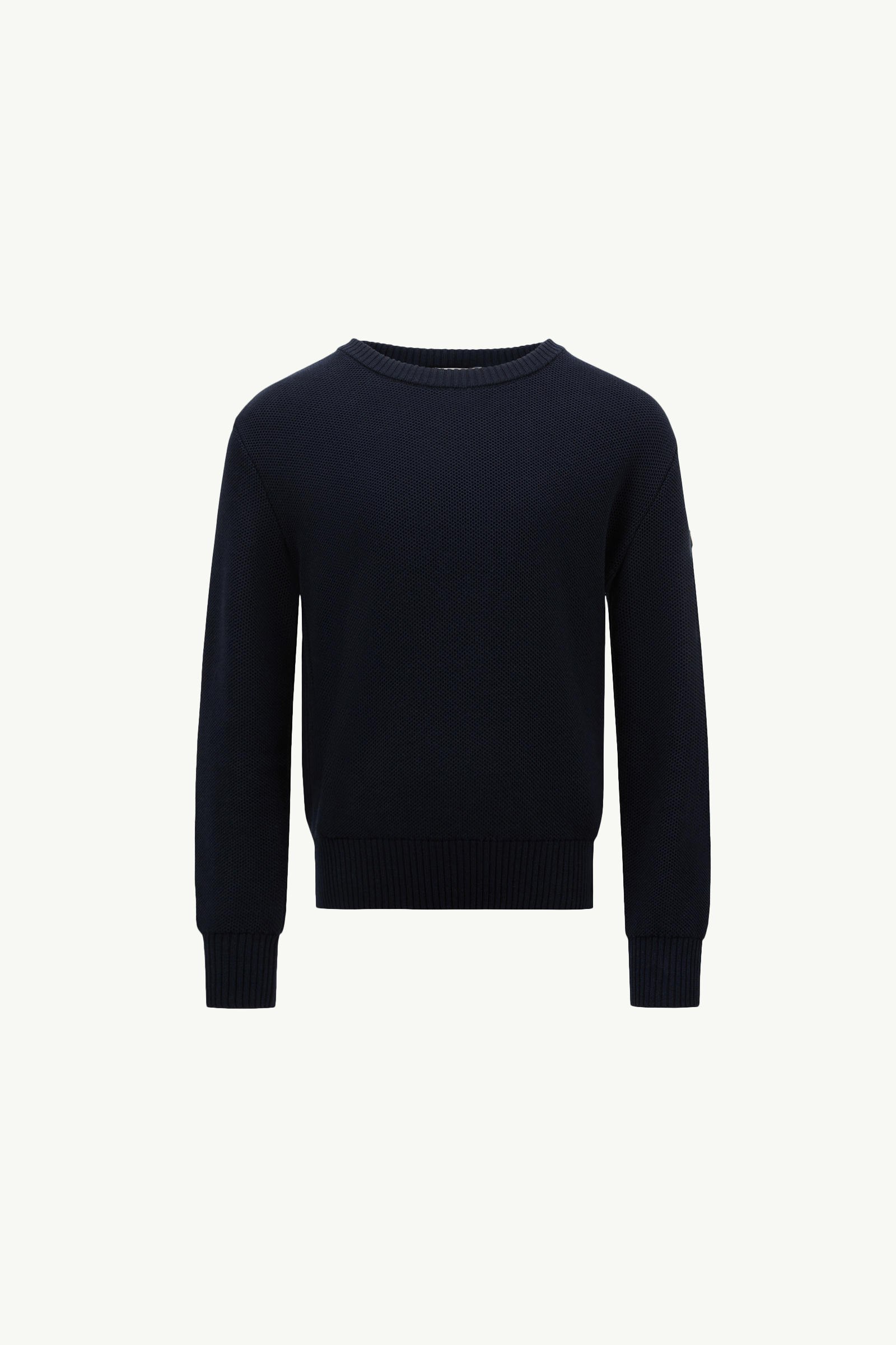 https://moncler-cdn.thron.com/api/v1/content-delivery/shares/dpx6uv/contents/K19549C00003M1367779_F/image/K19549C00003M1367779_F