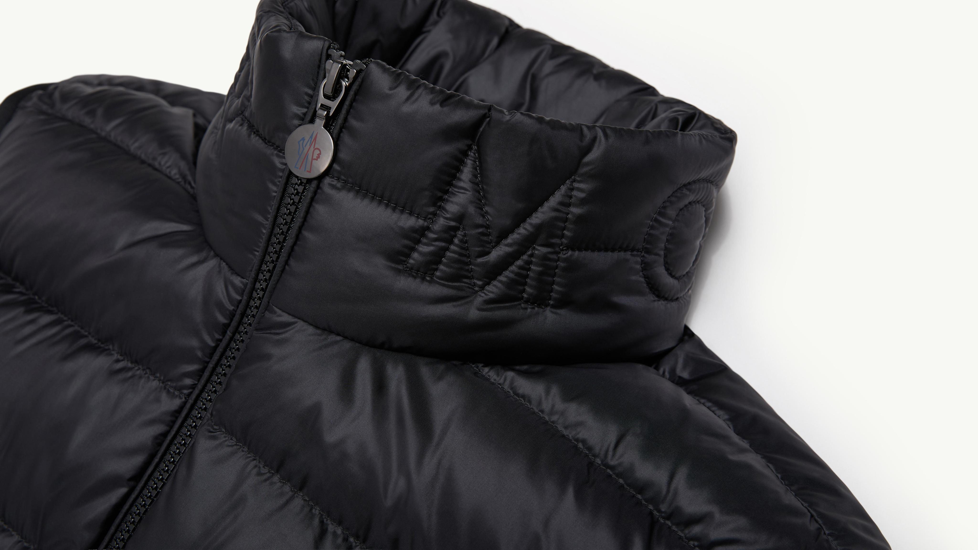 ブラック Rocoqueダウンベスト : ジレ 向けの メンズ | モンクレール