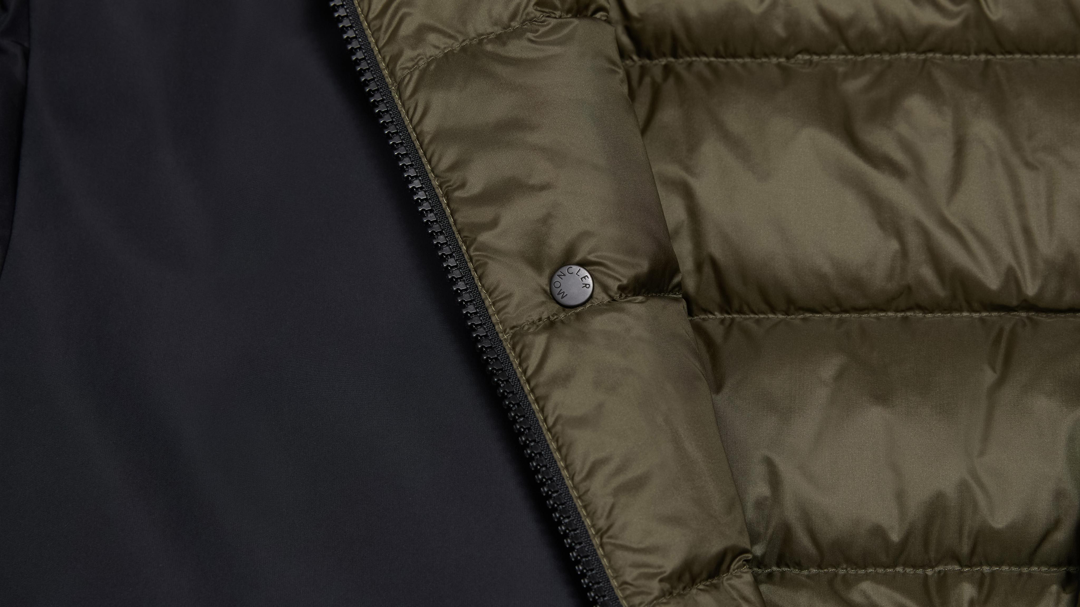 ブラック Epineショートダウンジャケット : ショートダウンジャケット