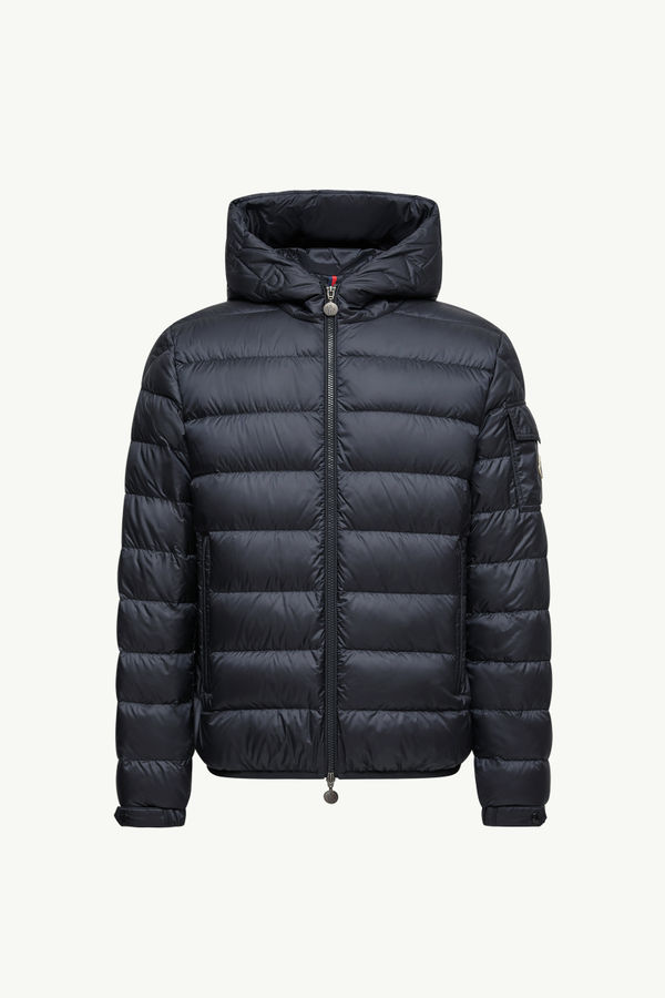 https://moncler-cdn.thron.com/api/v1/content-delivery/shares/dpx6uv/contents/K20911A00009597YF776_F/image/K20911A00009597YF776_F