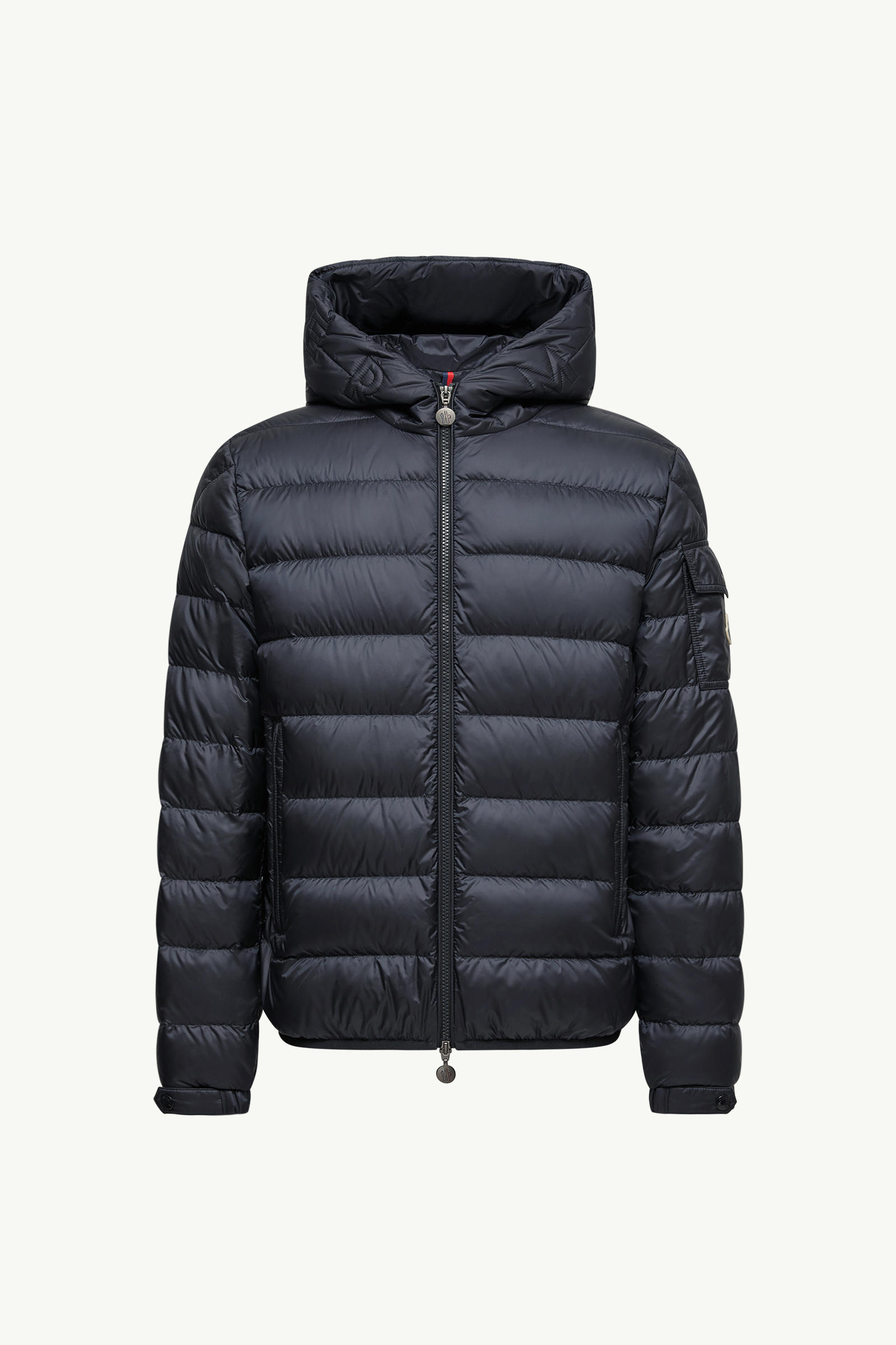 https://moncler-cdn.thron.com/api/v1/content-delivery/shares/dpx6uv/contents/K20911A00009597YF776_F/image/K20911A00009597YF776_F