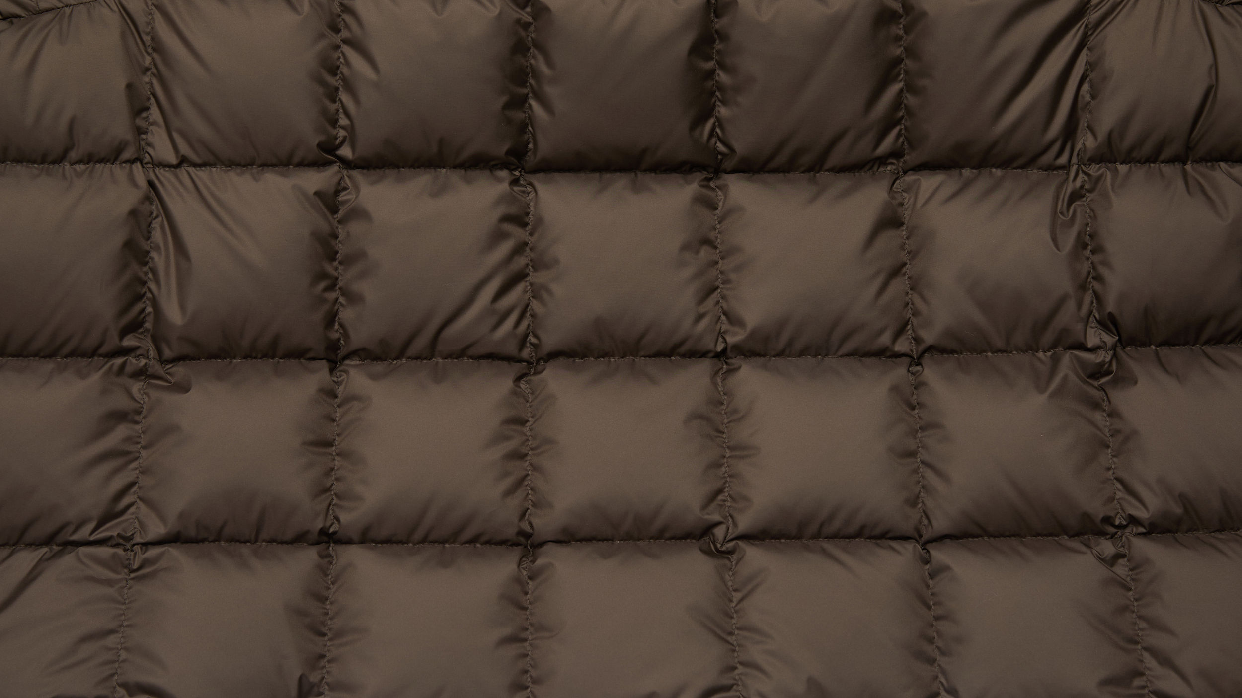 Slide 2 - product.feature.stitchingdetails.title