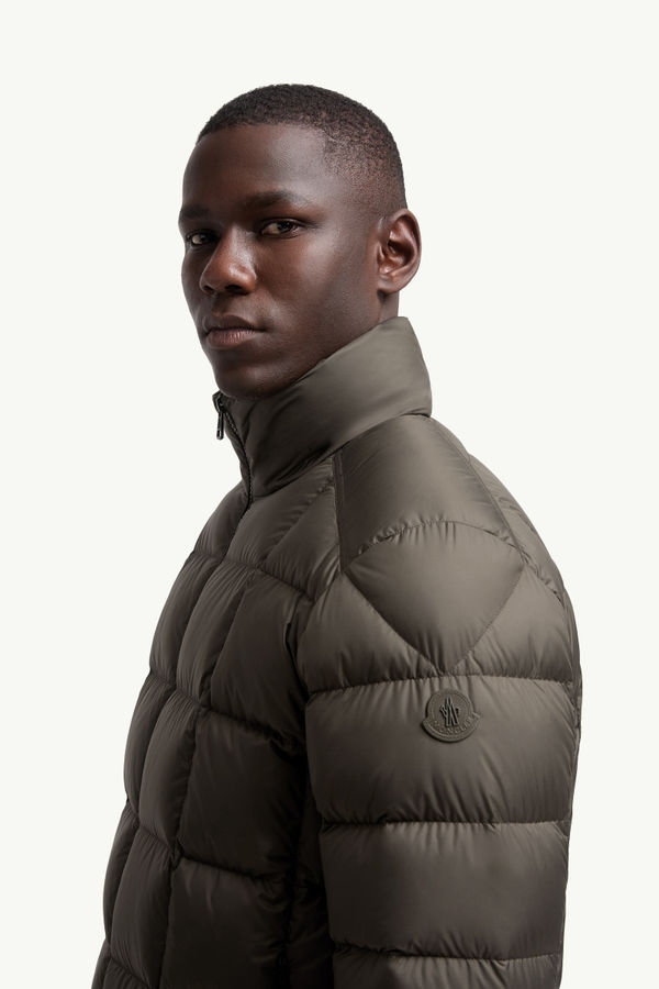 Eglise Square-Quilted Hooded Short Down Jacket Men Olive Green Moncler 1