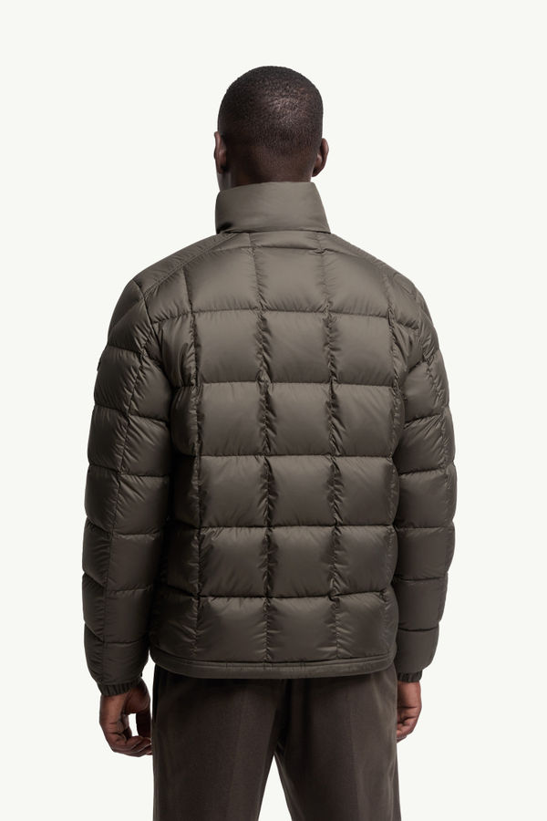 Plumífero corto con acolchado a cuadros y capucha Eglise Hombre Verde Oliva Moncler 4