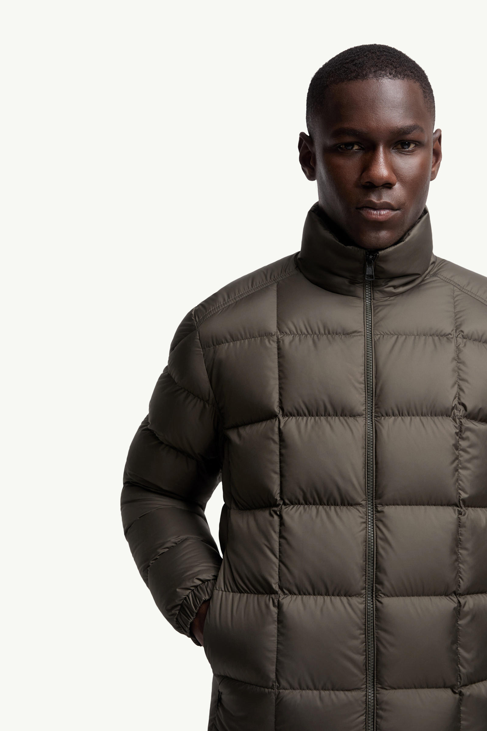 Doudoune à matelassage carré à capuche Eglise Hommes Vert Olive Moncler 5