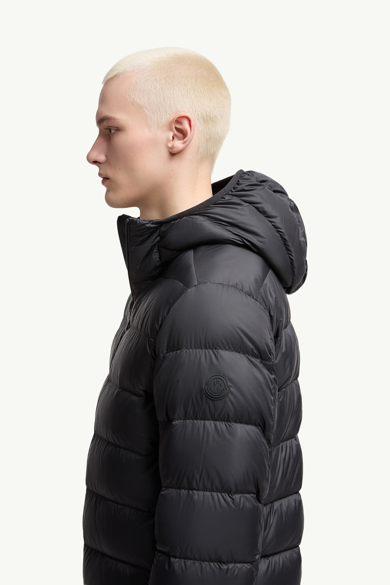 Erdonショートダウンジャケット メンズ ブラック Moncler 1
