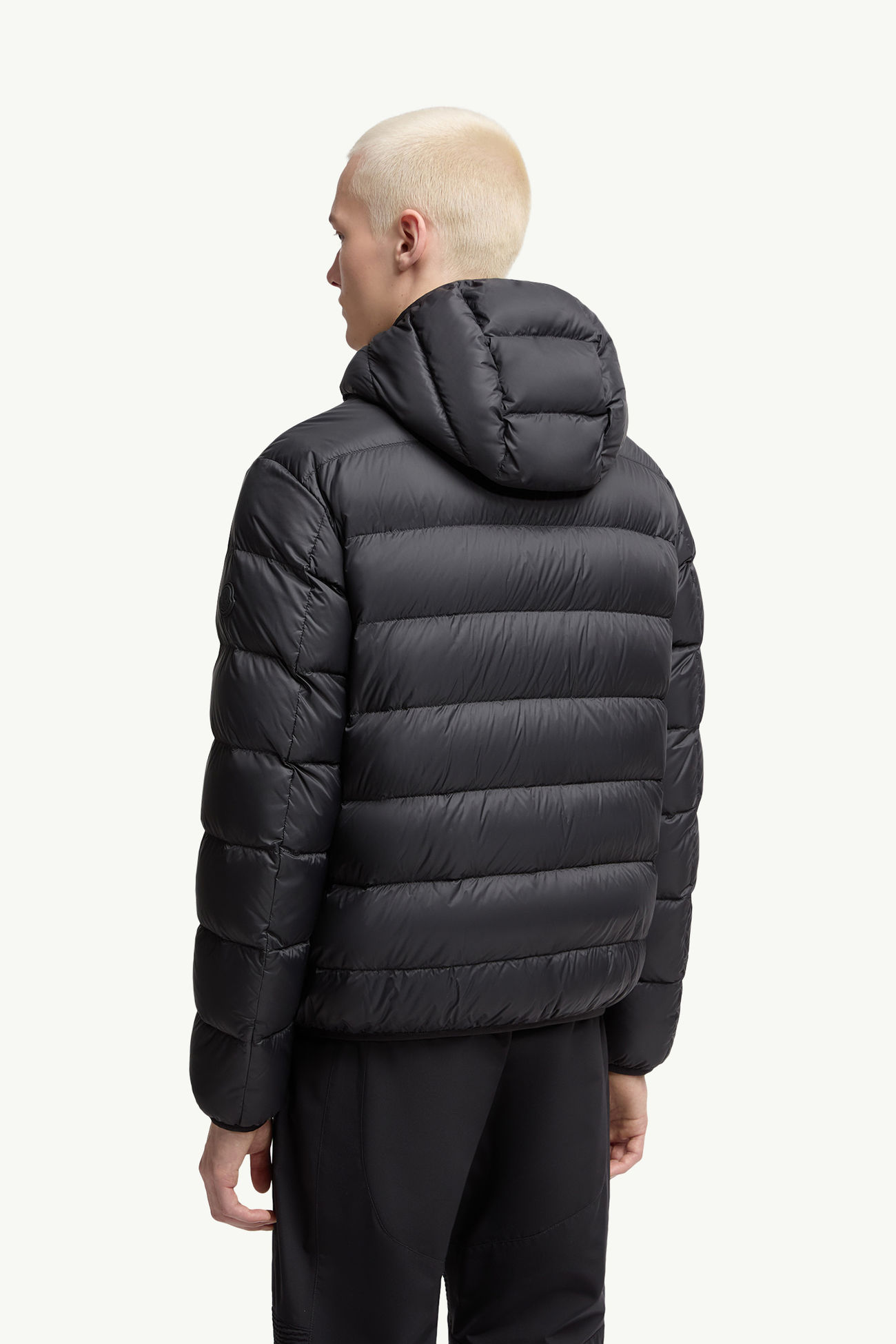 Erdonショートダウンジャケット メンズ ブラック Moncler 4