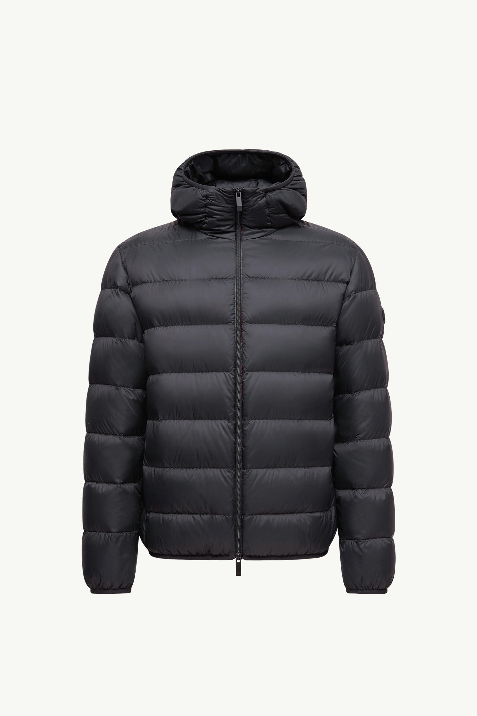 https://moncler-cdn.thron.com/api/v1/content-delivery/shares/dpx6uv/contents/K20911A00030598AL999_F/image/K20911A00030598AL999_F