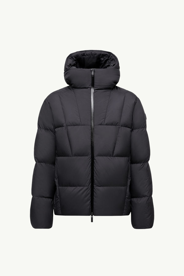 https://moncler-cdn.thron.com/api/v1/content-delivery/shares/dpx6uv/contents/K20911A00033596TM999_F/image/K20911A00033596TM999_F