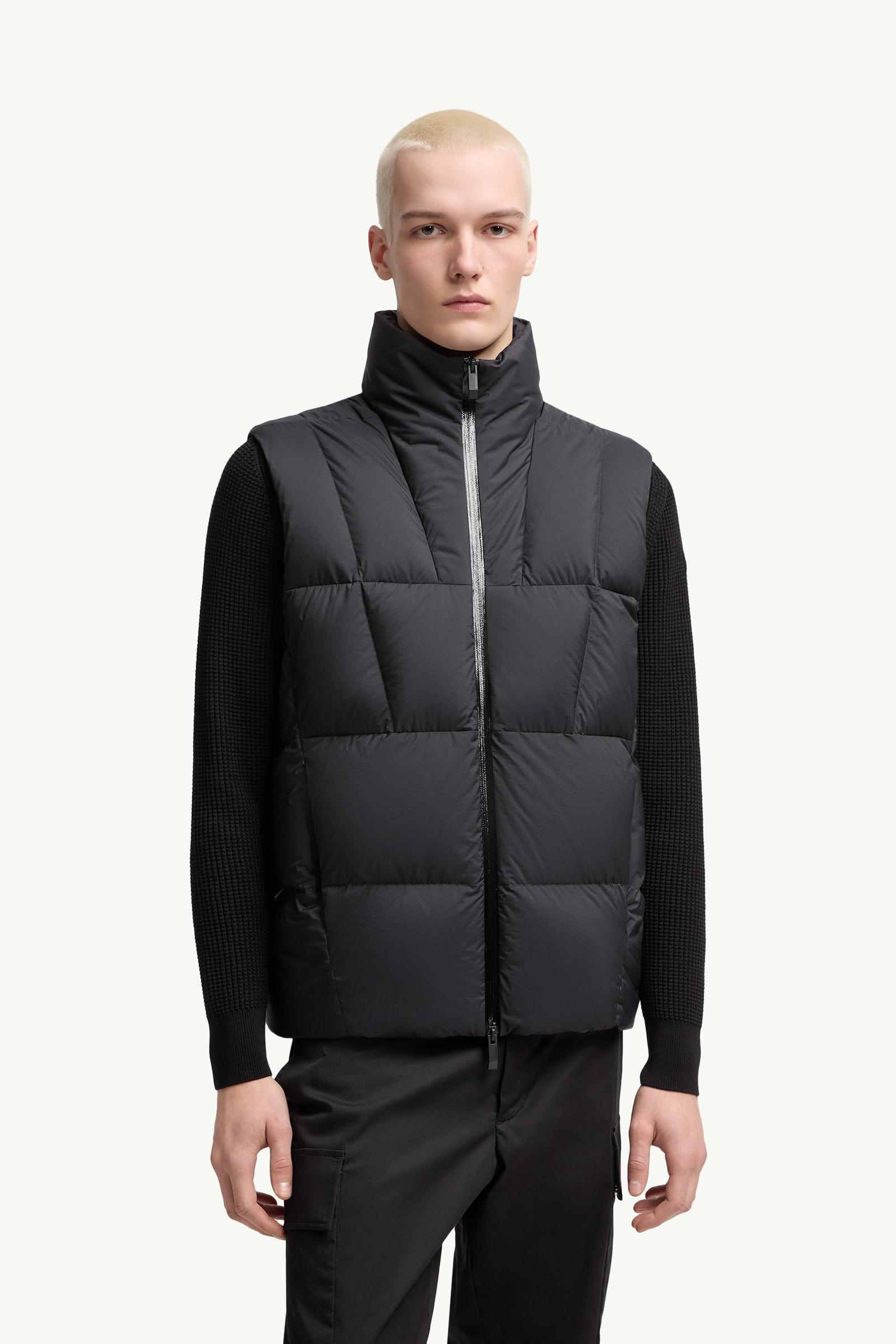 モンクレール　メンズ　ジレ　ダウンジャケット ブラック Janze Geometric-Quilted Down Gilet : ジレ 向けの メンズ