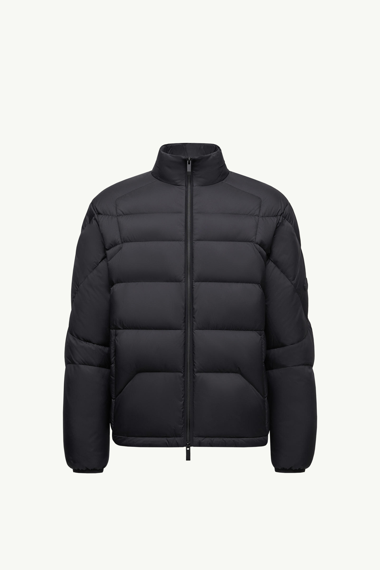 https://moncler-cdn.thron.com/api/v1/content-delivery/shares/dpx6uv/contents/K20911A00039597YD999_F/image/K20911A00039597YD999_F