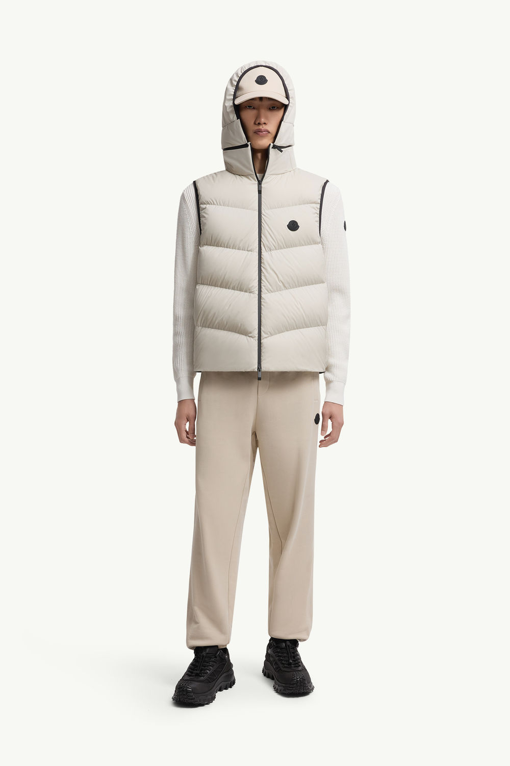 Guersac Diagonal-Quilted Hooded Down Gilet Men Ice Gray Moncler 0