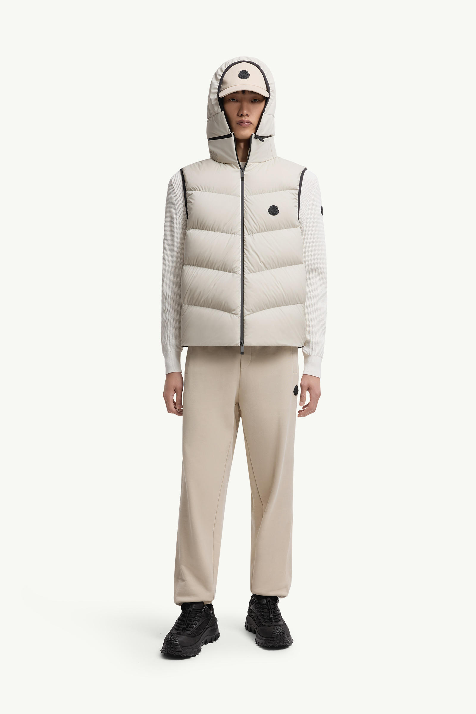 Guersac Diagonal-Quilted Hooded Down Gilet Men Ice Gray Moncler 0