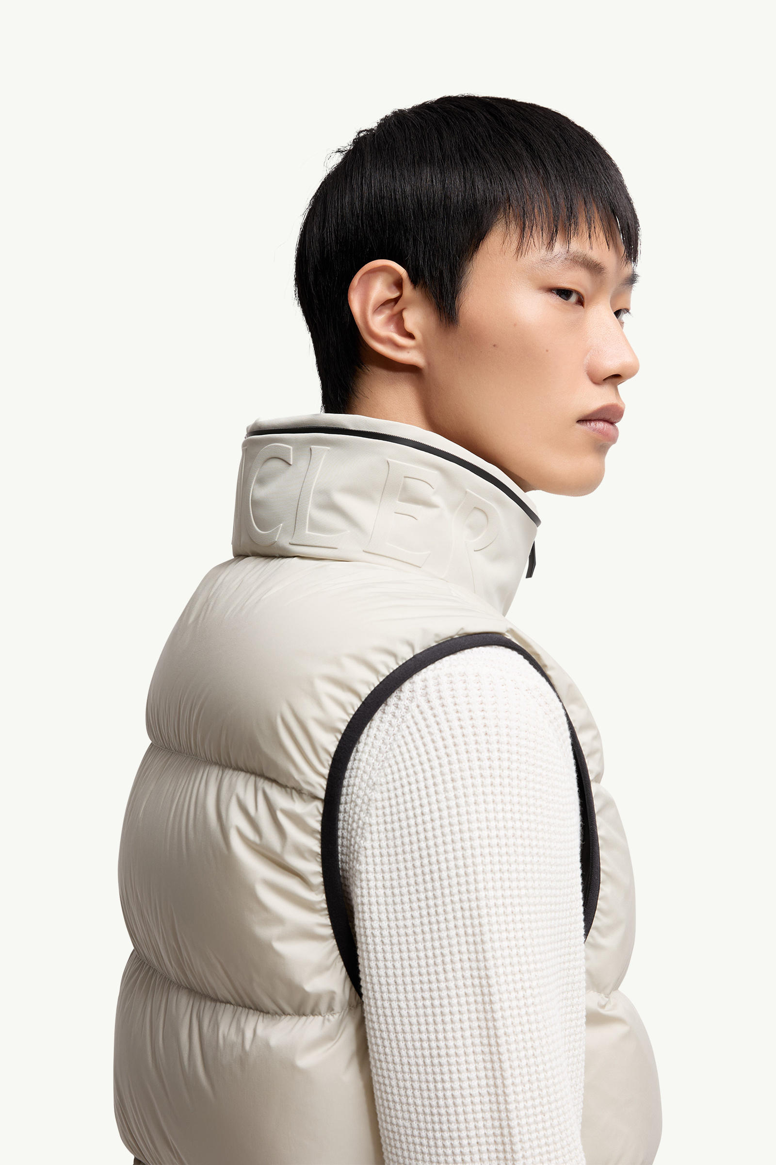 Guersac Diagonal-Quilted Hooded Down Gilet Men Ice Gray Moncler 5
