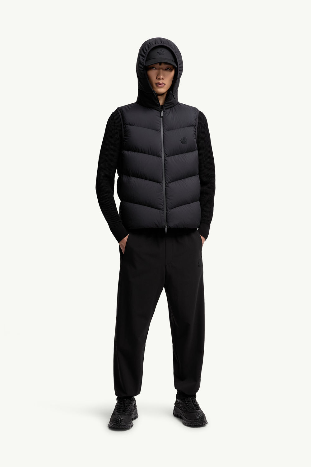 Guersac Diagonal-Quilted Hooded Down Gilet Men Black Moncler 0