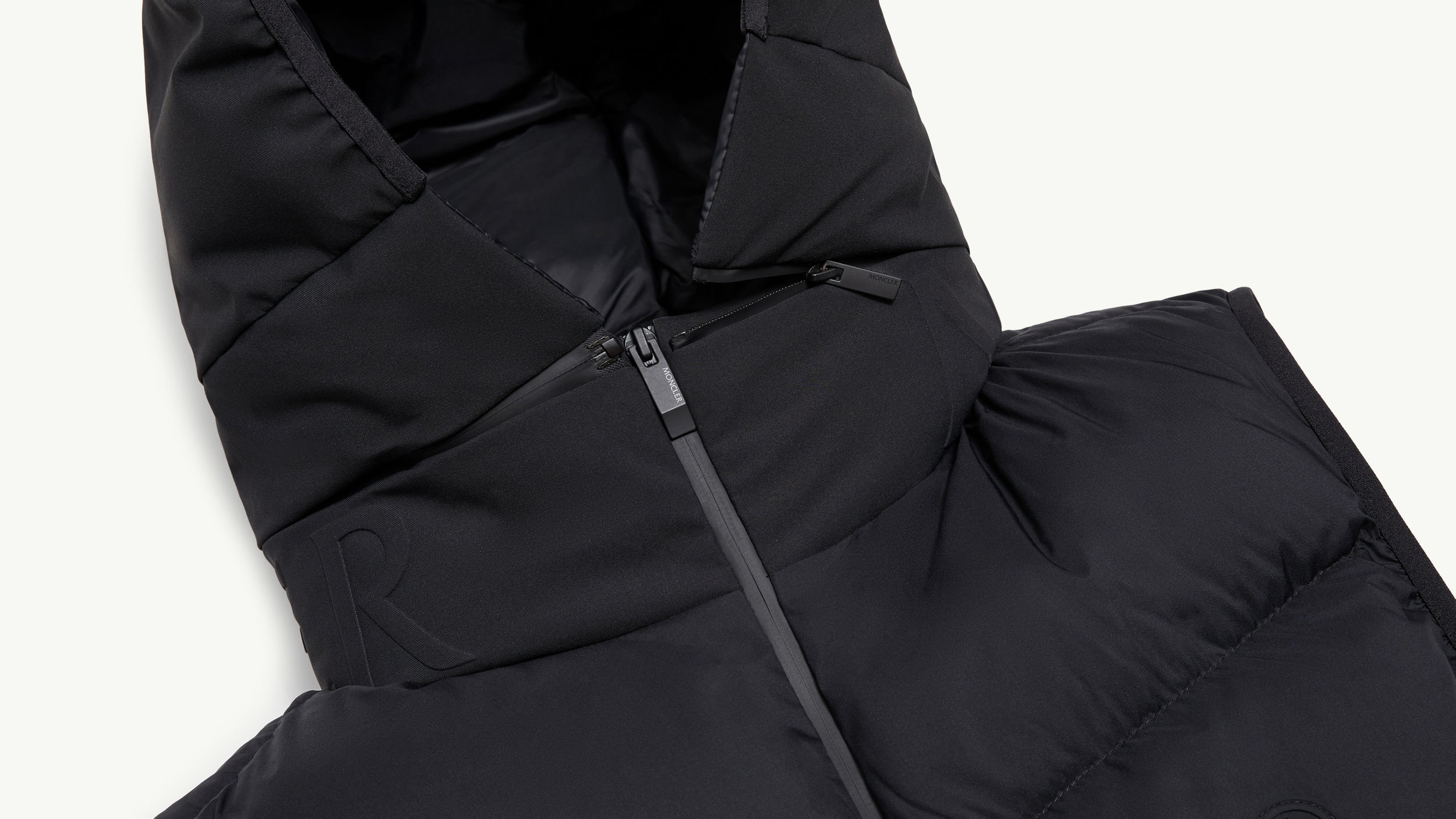 Slide 1 - product.feature.detachablehood.title