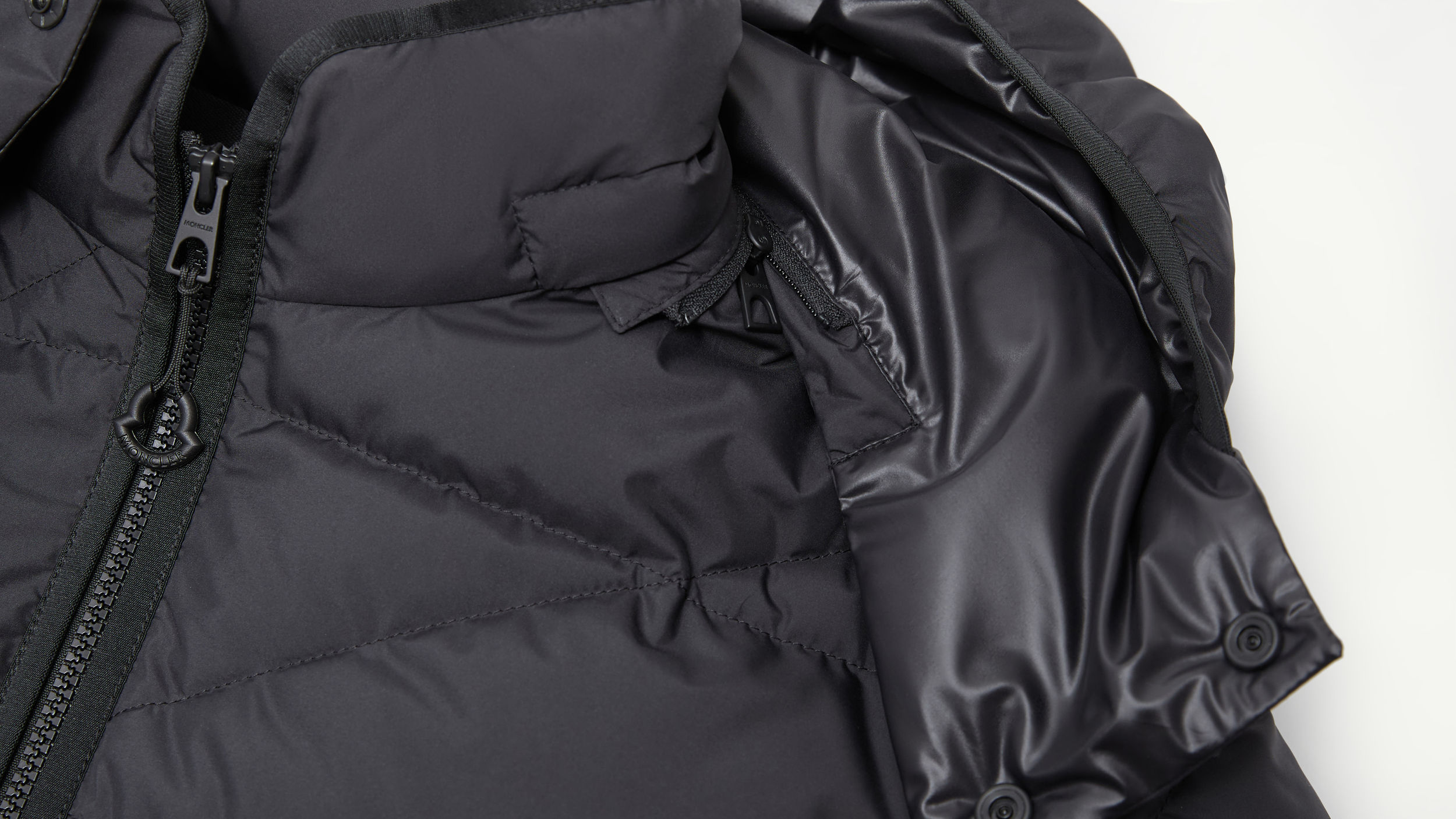 Slide 1 - product.feature.detachablehood.title