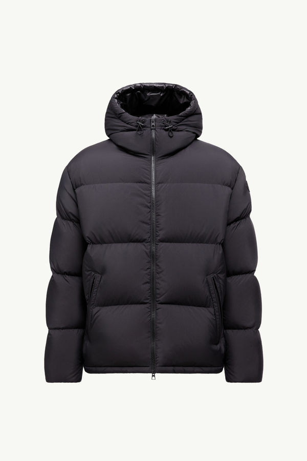 https://moncler-cdn.thron.com/api/v1/content-delivery/shares/dpx6uv/contents/K20911A0006059815999_F/image/K20911A0006059815999_F