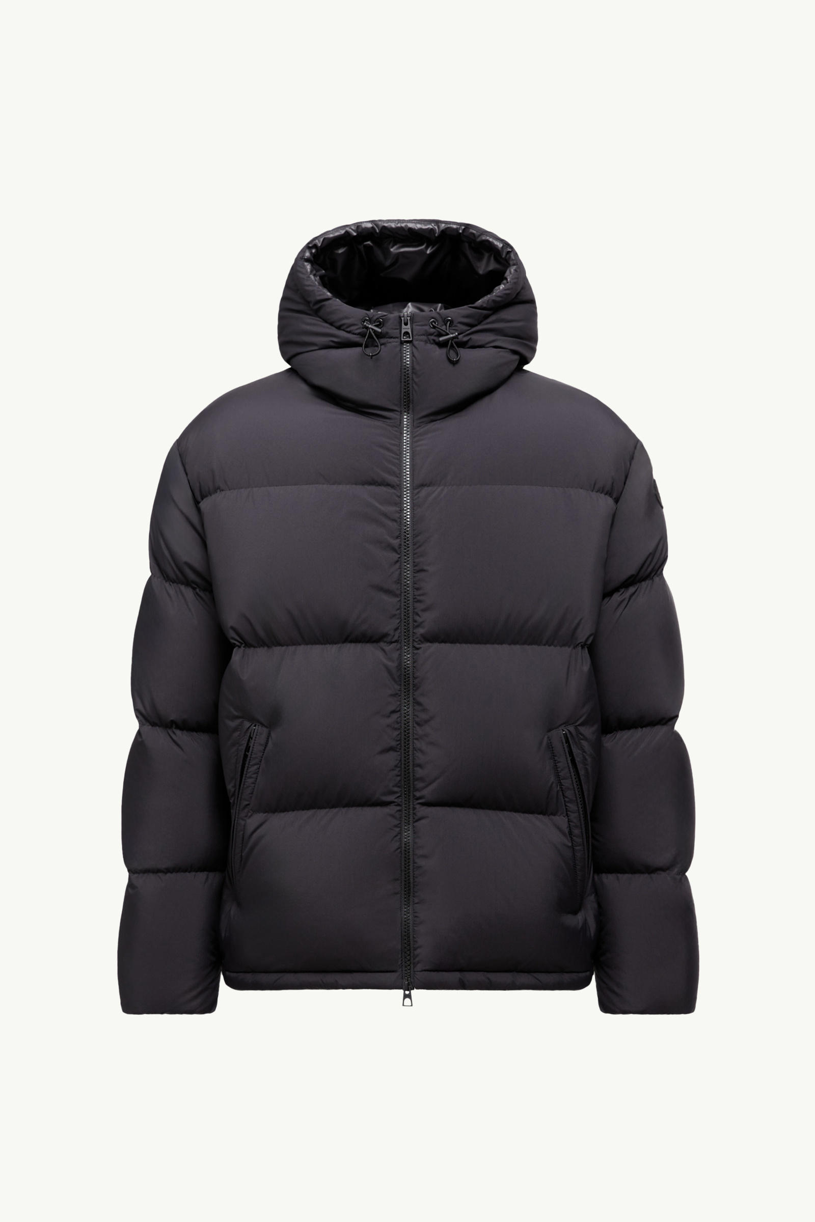 https://moncler-cdn.thron.com/api/v1/content-delivery/shares/dpx6uv/contents/K20911A0006059815999_F/image/K20911A0006059815999_F