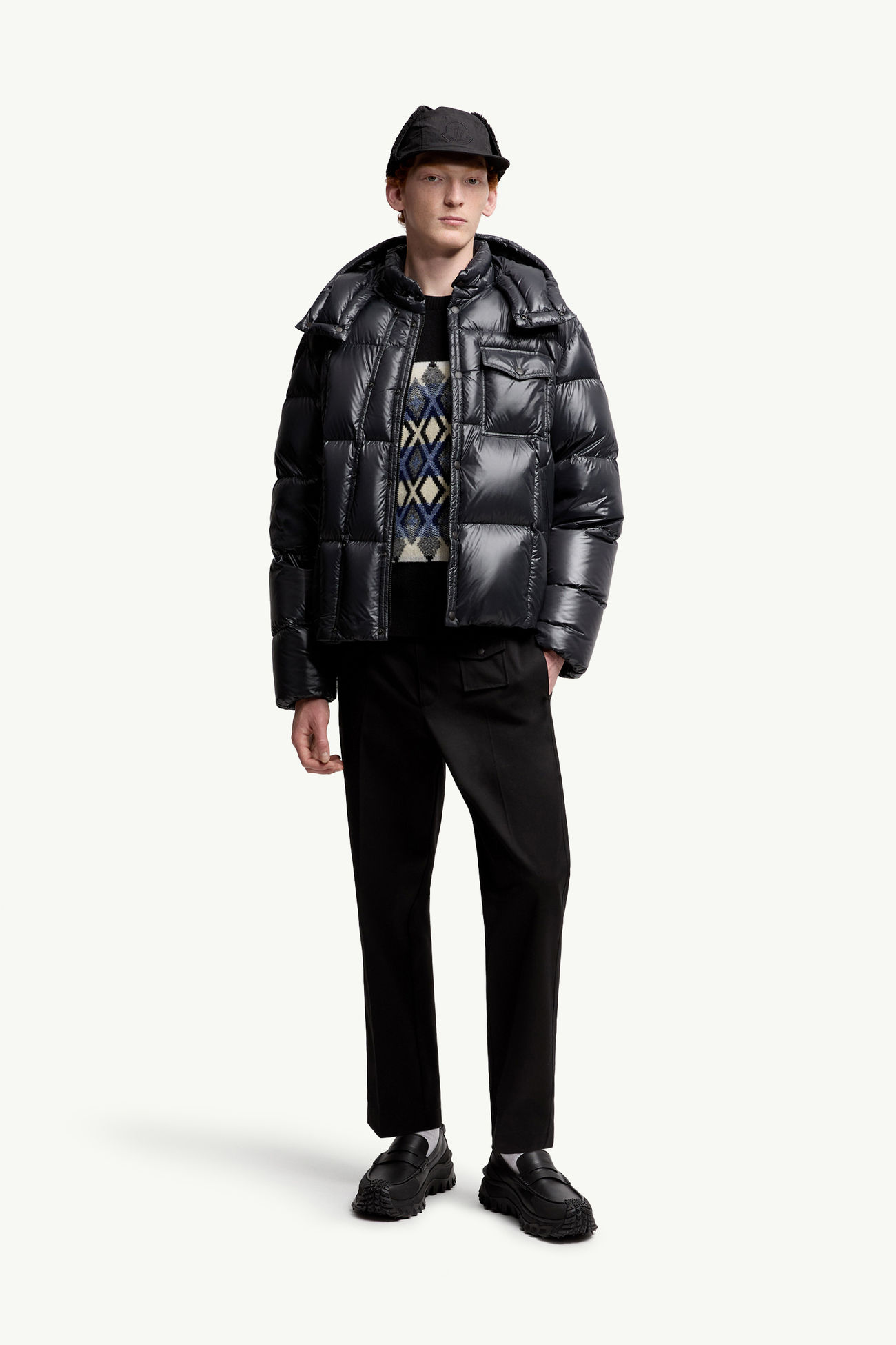 Plumífero corto con capucha Serfanto Hombre Negro Moncler 0