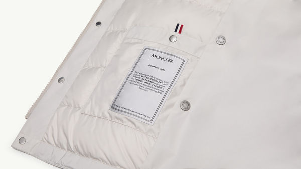 Slide 1 - Water-Repellent Aquaflect