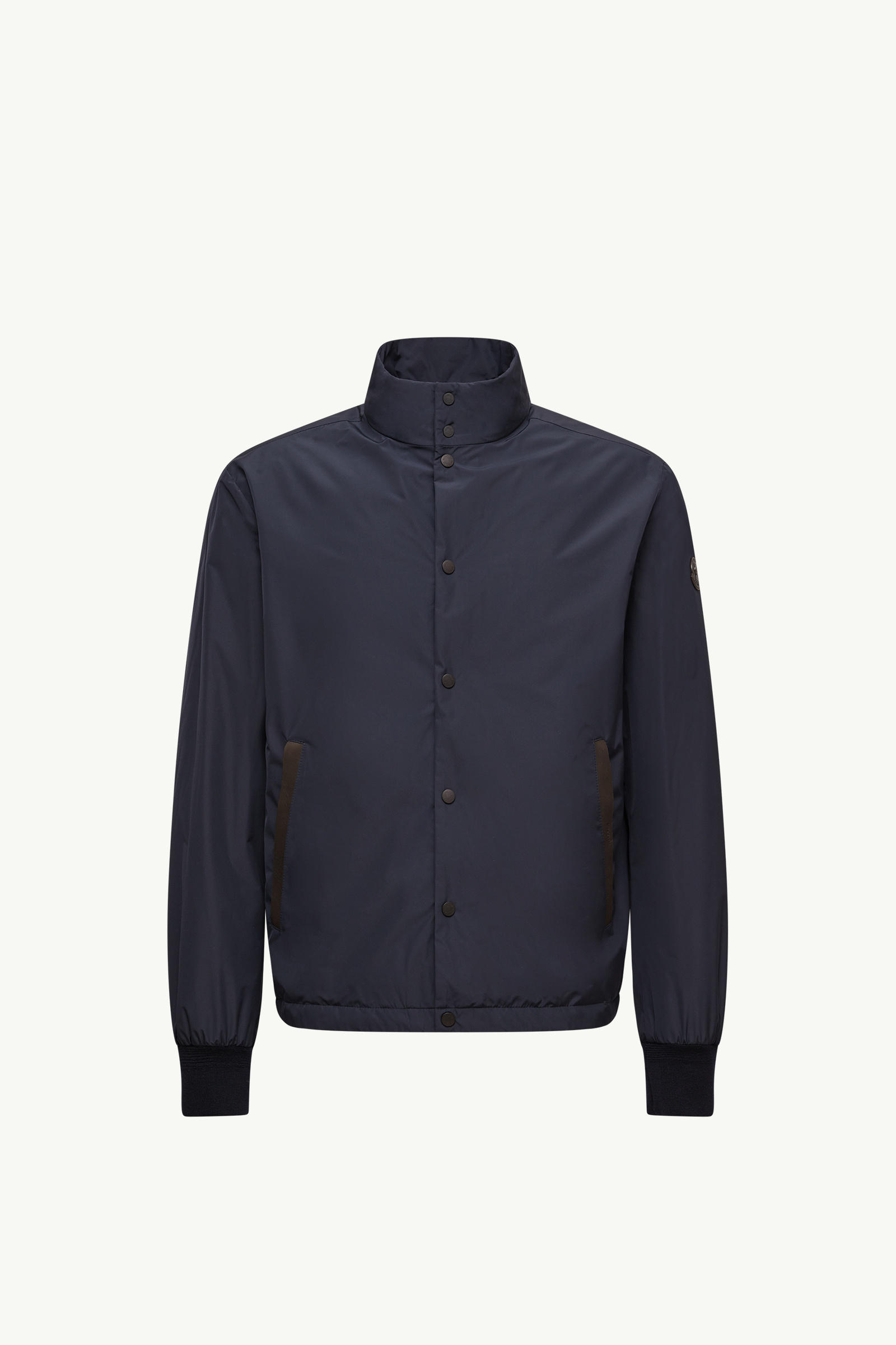 https://moncler-cdn.thron.com/api/v1/content-delivery/shares/dpx6uv/contents/K20911A00071597Y3742_F/image/K20911A00071597Y3742_F