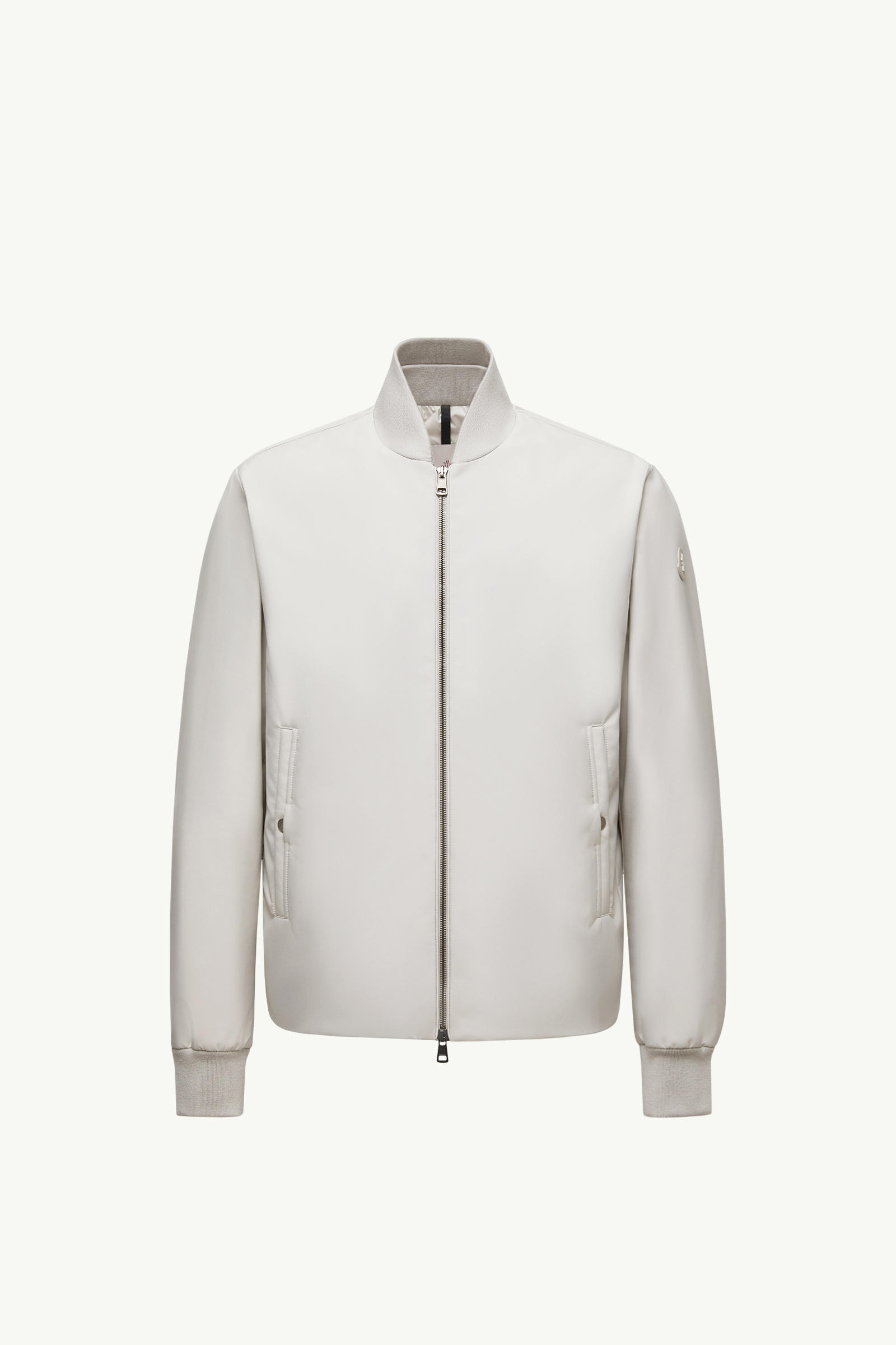 https://moncler-cdn.thron.com/api/v1/content-delivery/shares/dpx6uv/contents/K20911A00083598S0215_F/image/K20911A00083598S0215_F