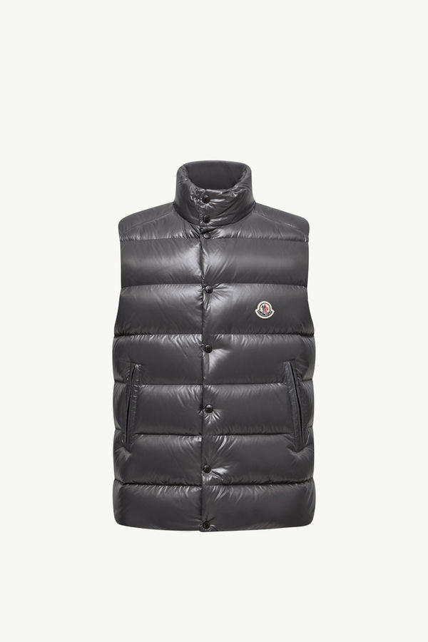 https://moncler-cdn.thron.com/api/v1/content-delivery/shares/dpx6uv/contents/K20911A0009668950930_F/image/K20911A0009668950930_F