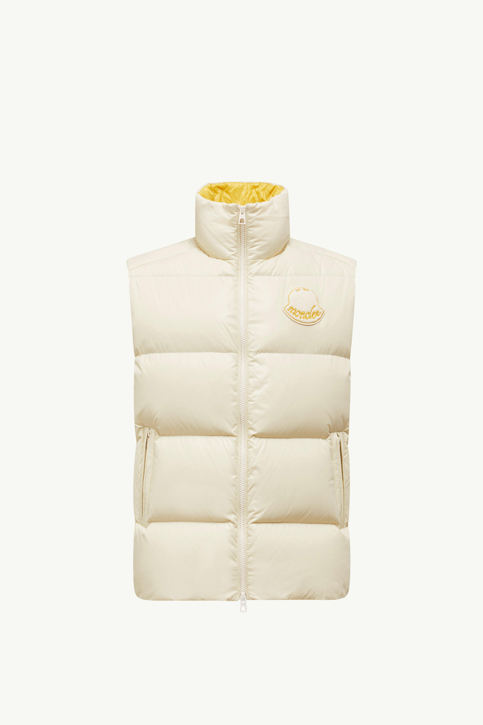 https://moncler-cdn.thron.com/api/v1/content-delivery/shares/dpx6uv/contents/K20911A00106596XEP03_F/image/K20911A00106596XEP03_F