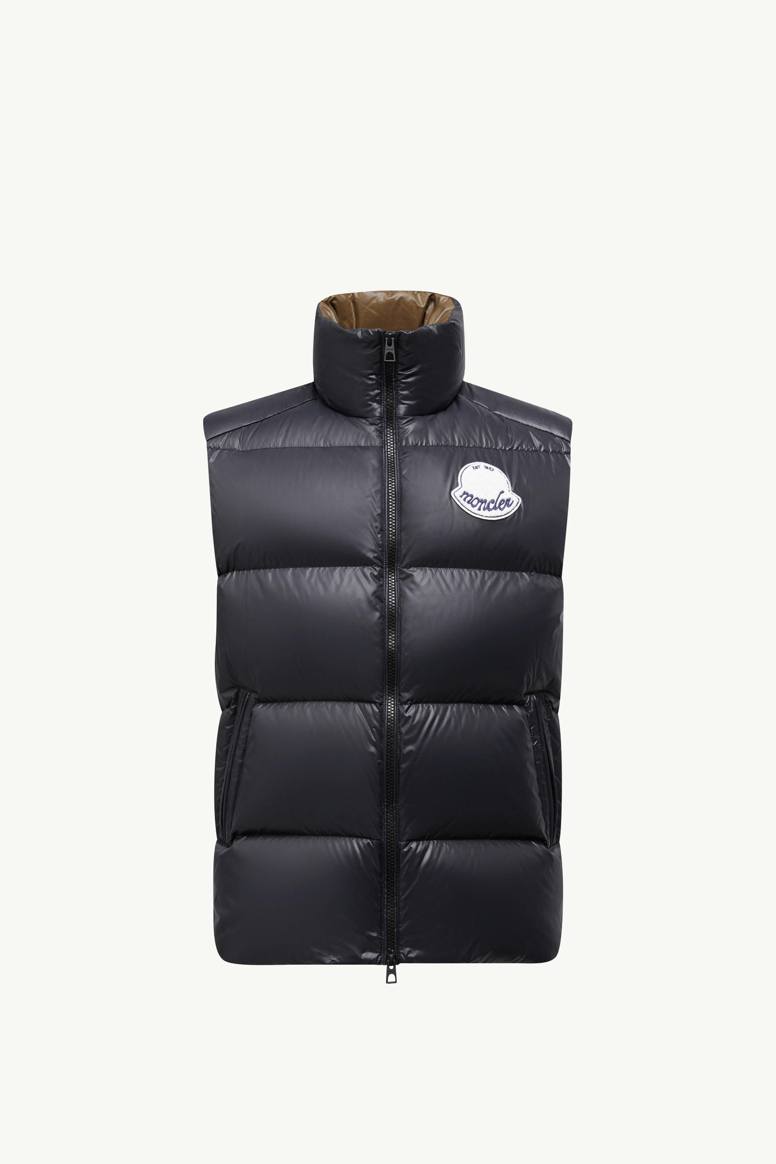 https://moncler-cdn.thron.com/api/v1/content-delivery/shares/dpx6uv/contents/K20911A00106596XEP98_F/image/K20911A00106596XEP98_F