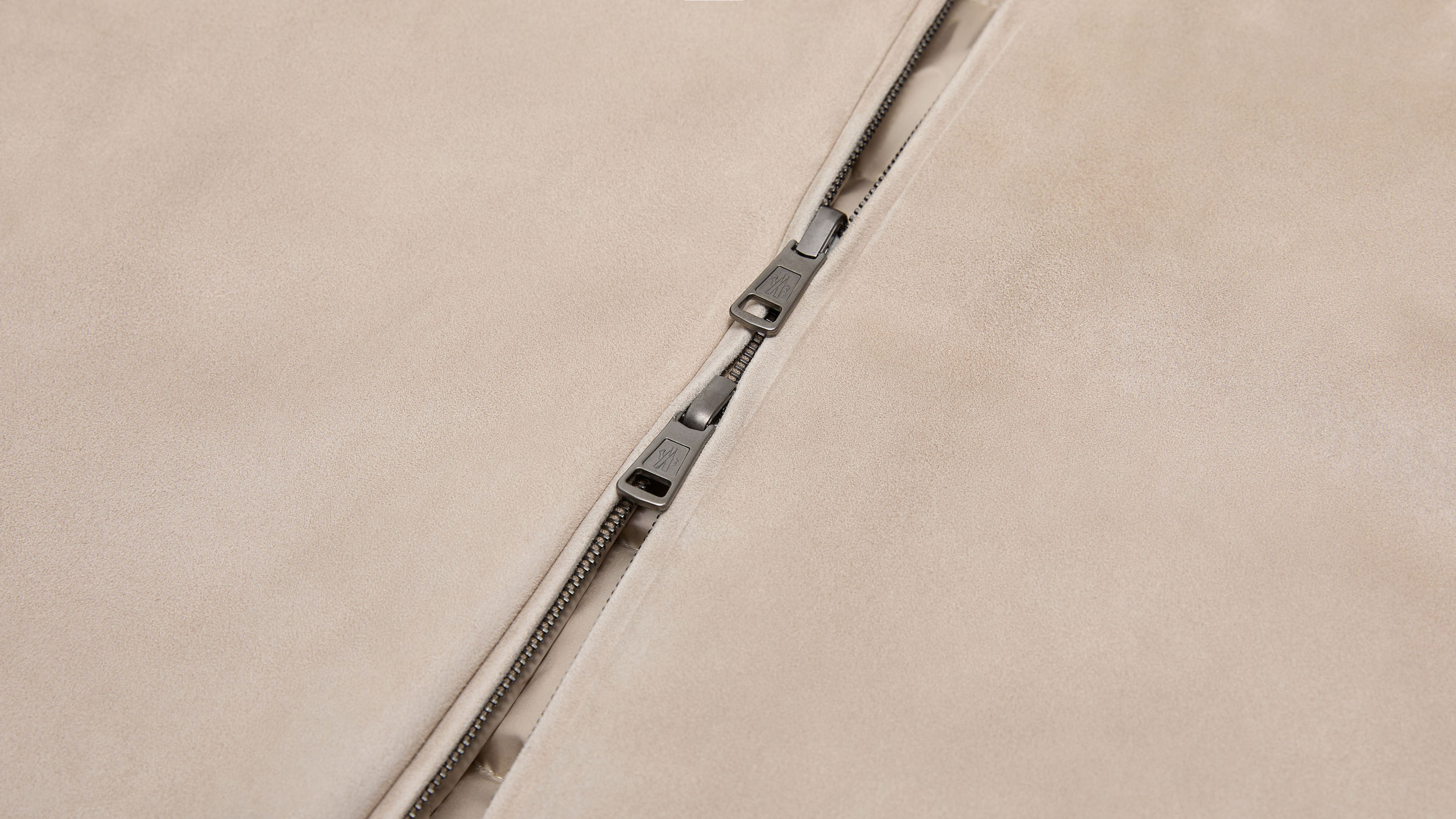 Slide 1 - Two-Way Zipper