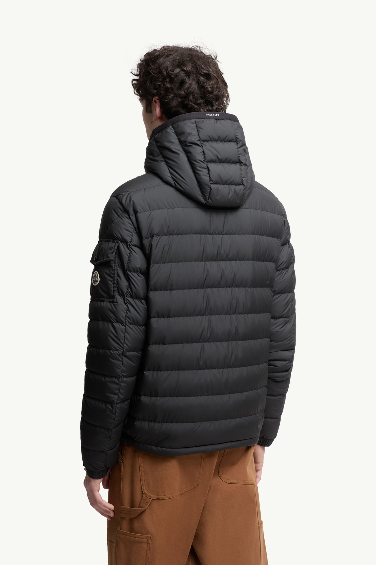 Galionショートダウンジャケット メンズ ブラック Moncler 4