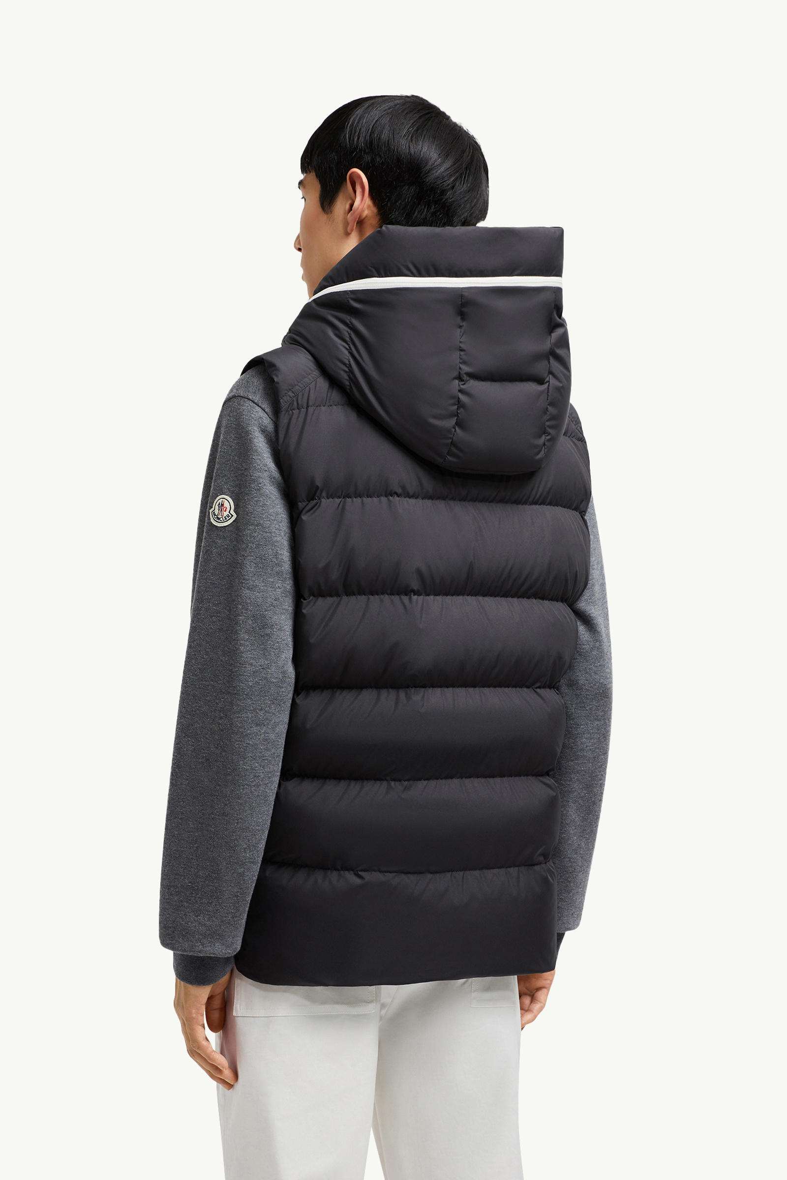 Cardamine Hooded Down Gilet Men Black Moncler 4