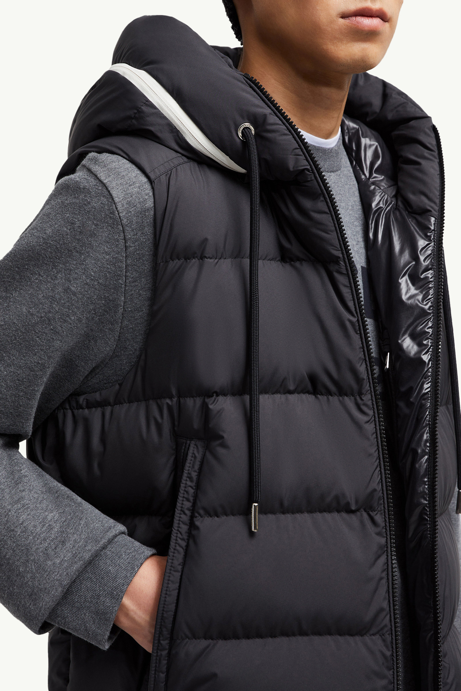 Cardamine Hooded Down Gilet Men Black Moncler 5