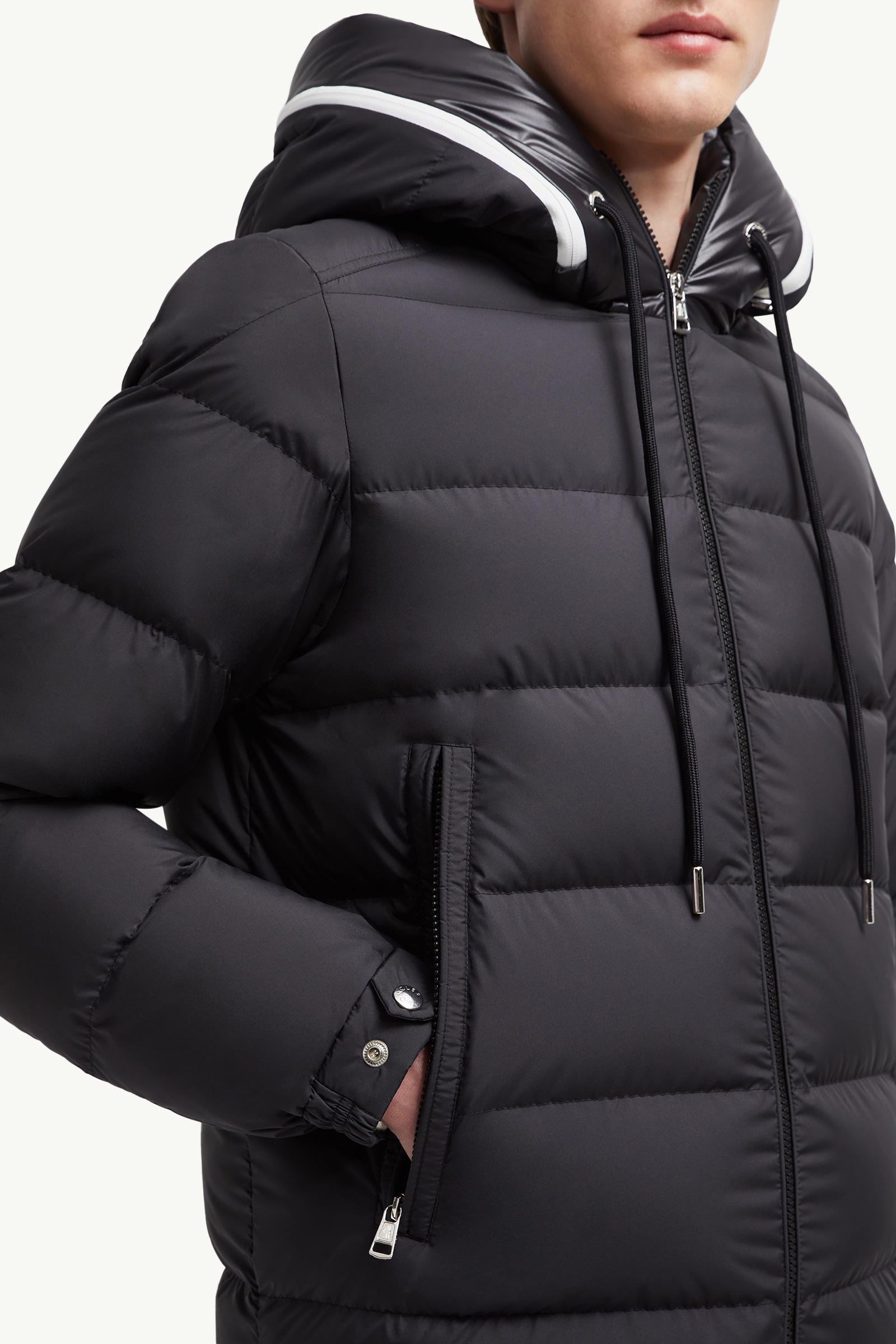 Cardere男士连帽短款羽绒夹克外套 男士 黑色 Moncler 5