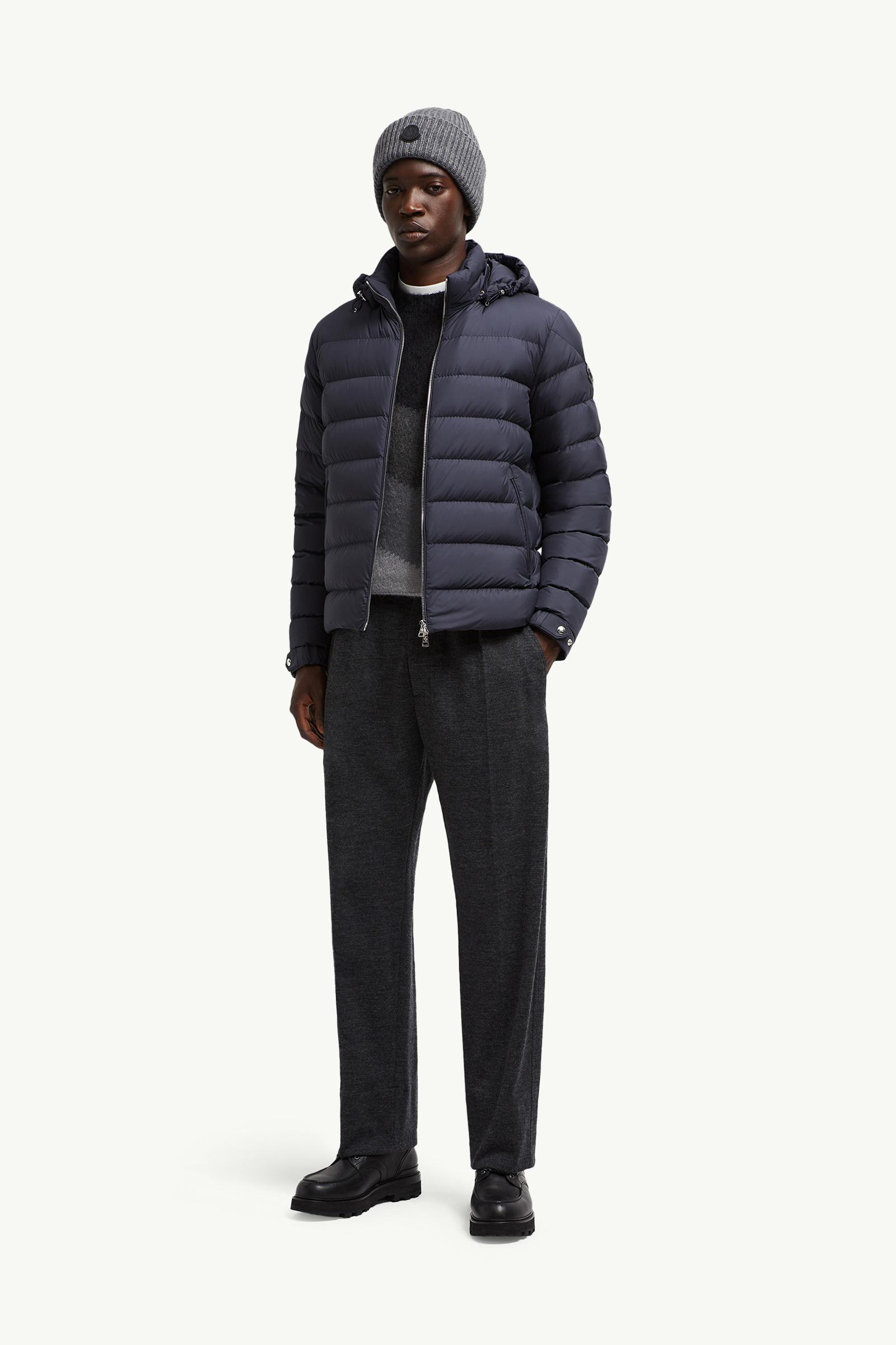 MONCLER ネイビー ダウンジャケット arneb タグ付き　サイズ1 Navy Blue Arneb Hooded Short Down Jacket - Short Down Jackets for