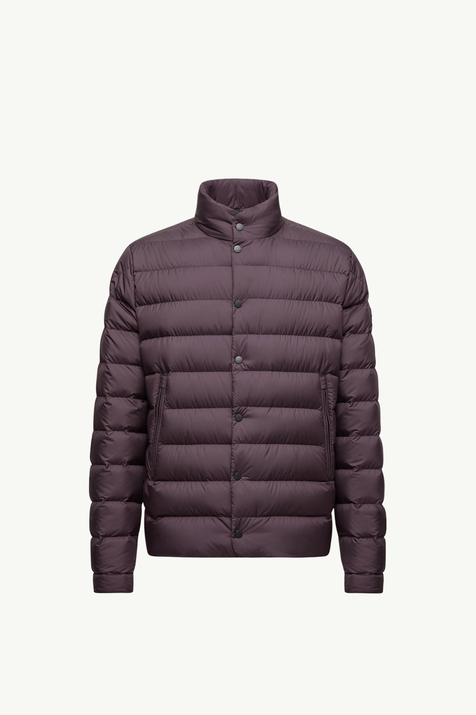 https://moncler-cdn.thron.com/api/v1/content-delivery/shares/dpx6uv/contents/K20911A00134597X2458_F/image/K20911A00134597X2458_F