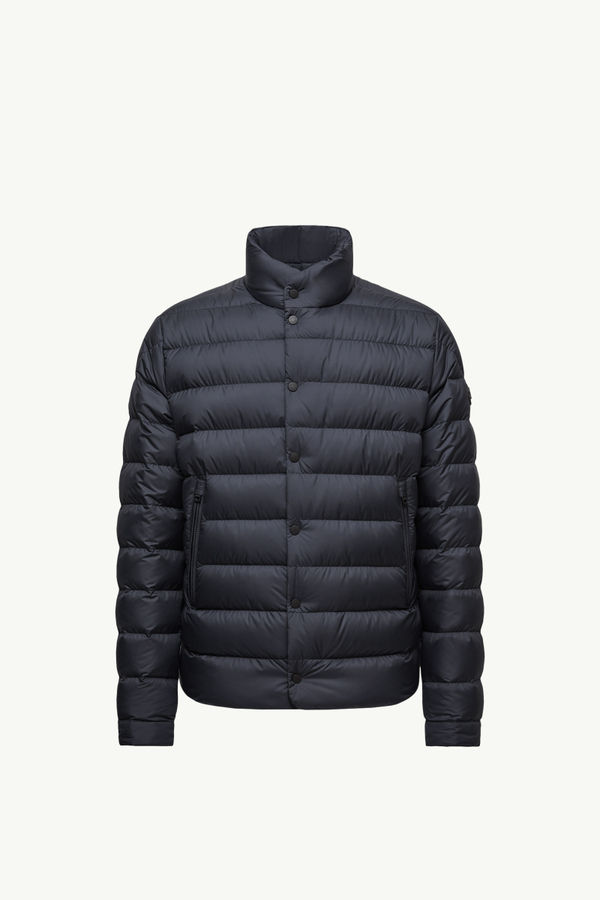https://moncler-cdn.thron.com/api/v1/content-delivery/shares/dpx6uv/contents/K20911A00134597X2779_F/image/K20911A00134597X2779_F