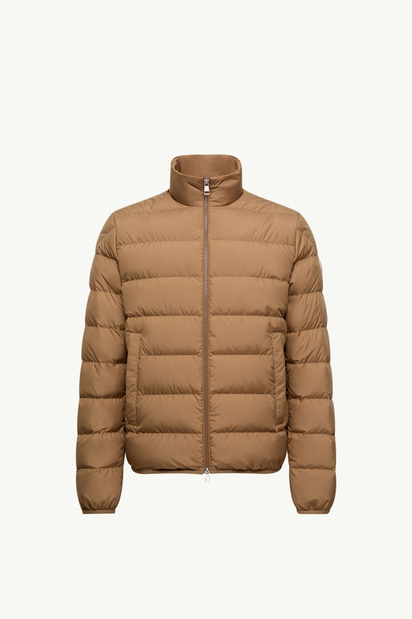 https://moncler-cdn.thron.com/api/v1/content-delivery/shares/dpx6uv/contents/K20911A0013854A81226_F/image/K20911A0013854A81226_F