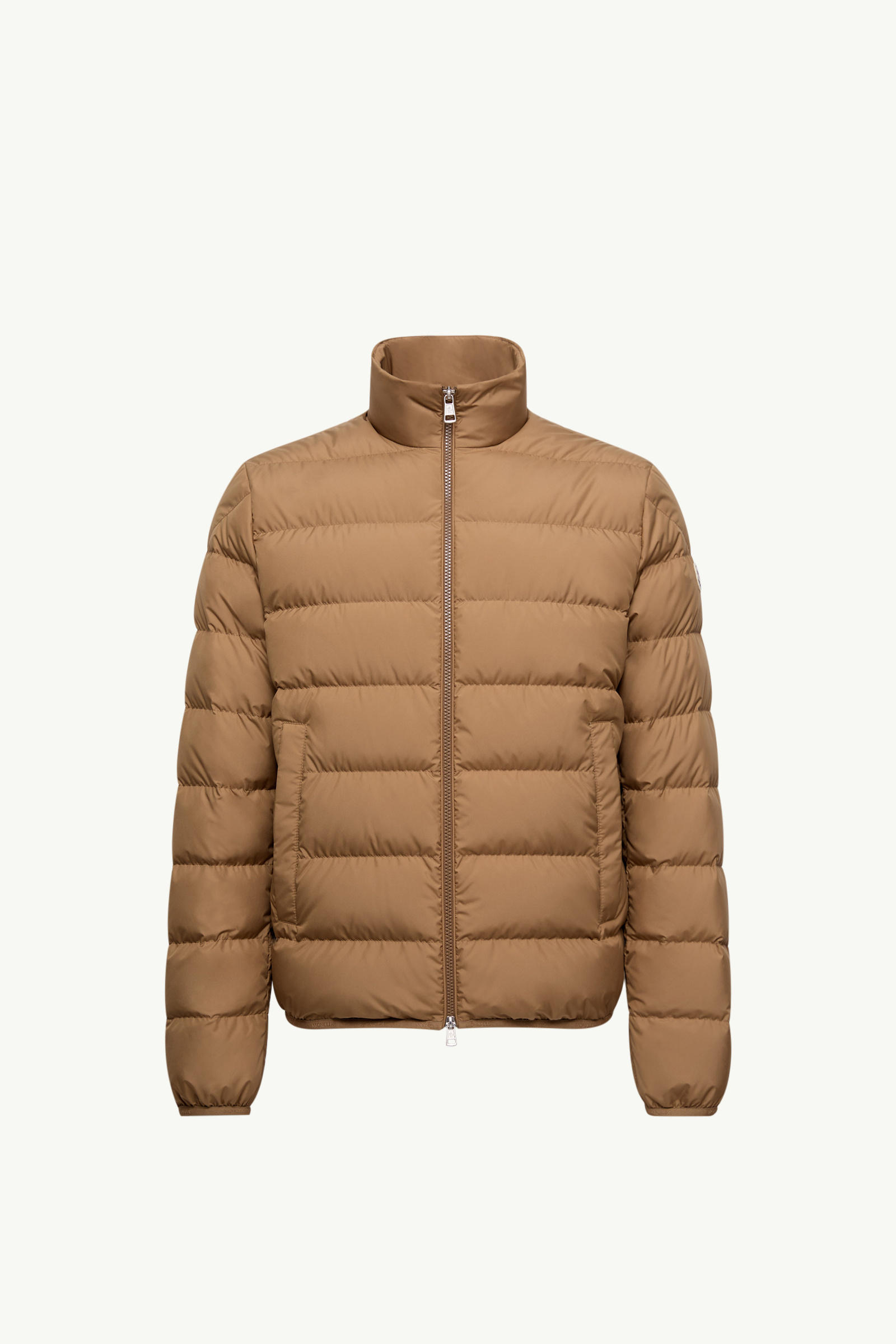 https://moncler-cdn.thron.com/api/v1/content-delivery/shares/dpx6uv/contents/K20911A0013854A81226_F/image/K20911A0013854A81226_F