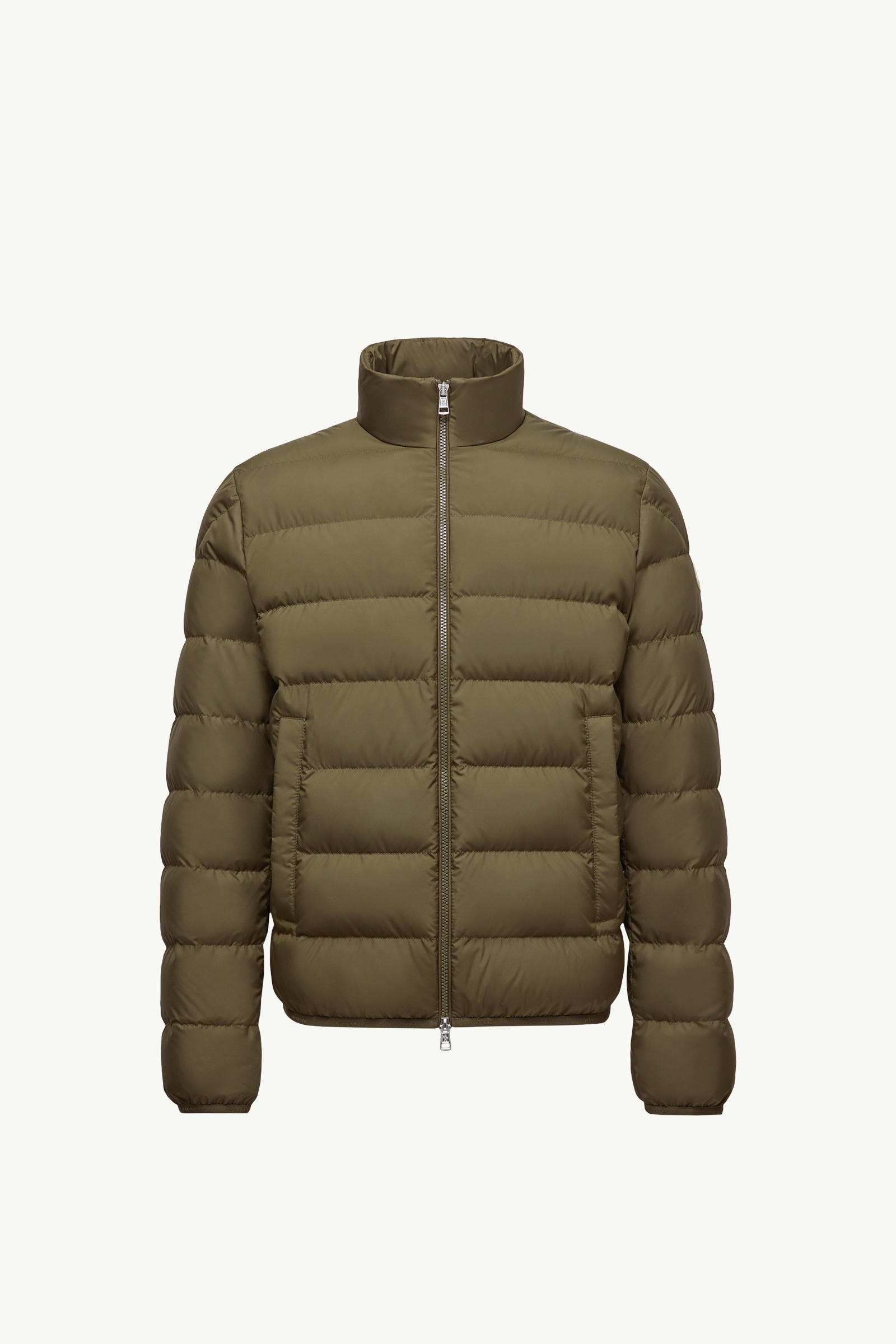 https://moncler-cdn.thron.com/api/v1/content-delivery/shares/dpx6uv/contents/K20911A0013854A81818_F/image/K20911A0013854A81818_F