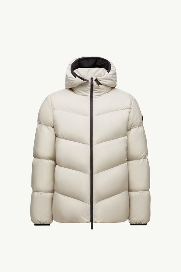 https://moncler-cdn.thron.com/api/v1/content-delivery/shares/dpx6uv/contents/K20911A00156597YD216_F/image/K20911A00156597YD216_F