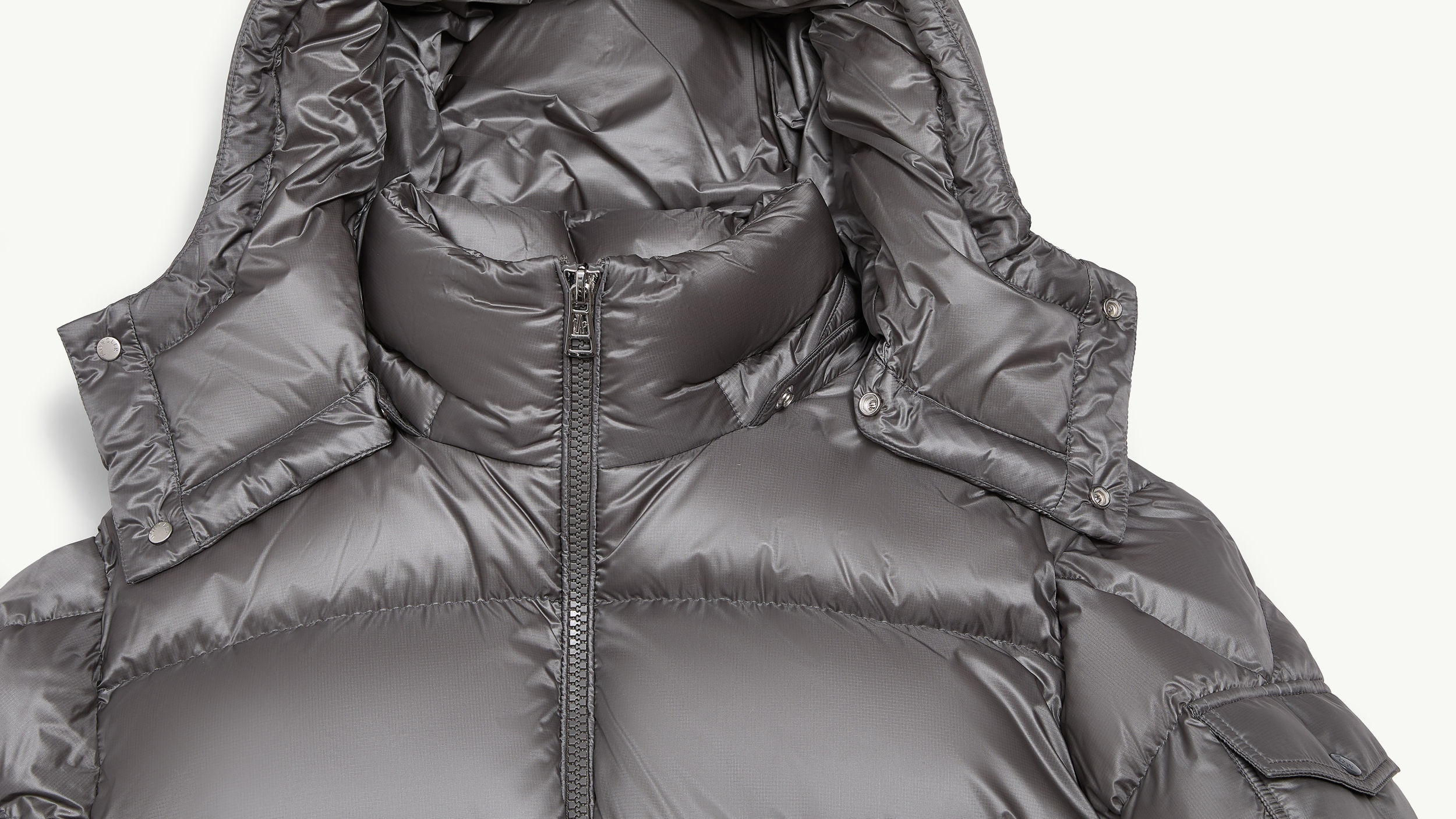 Slide 1 - product.feature.detachablehood.title